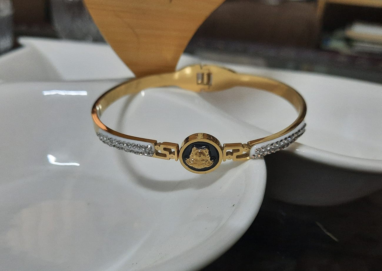 Elegant Gold-Plated Bracelet BR-47