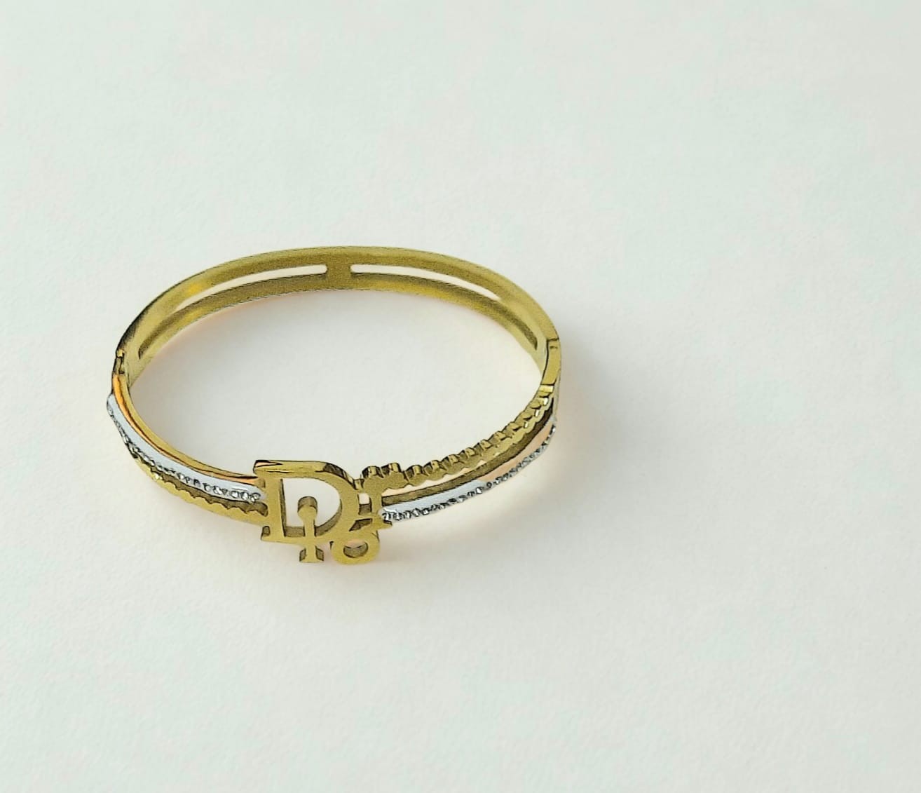 Elegant Designer Bracelet BR-34