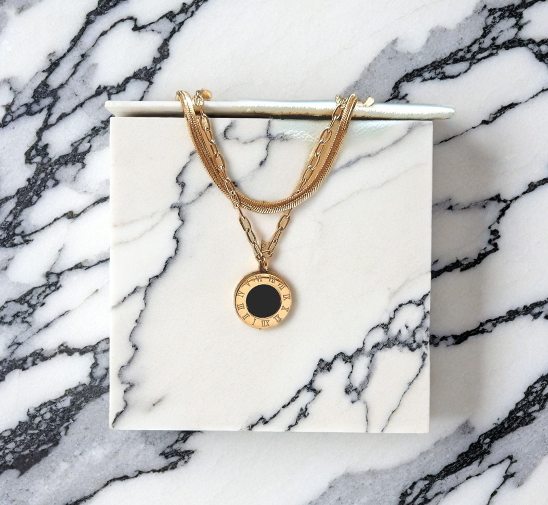 Elegant Gold Pendant Bracelet BR-25