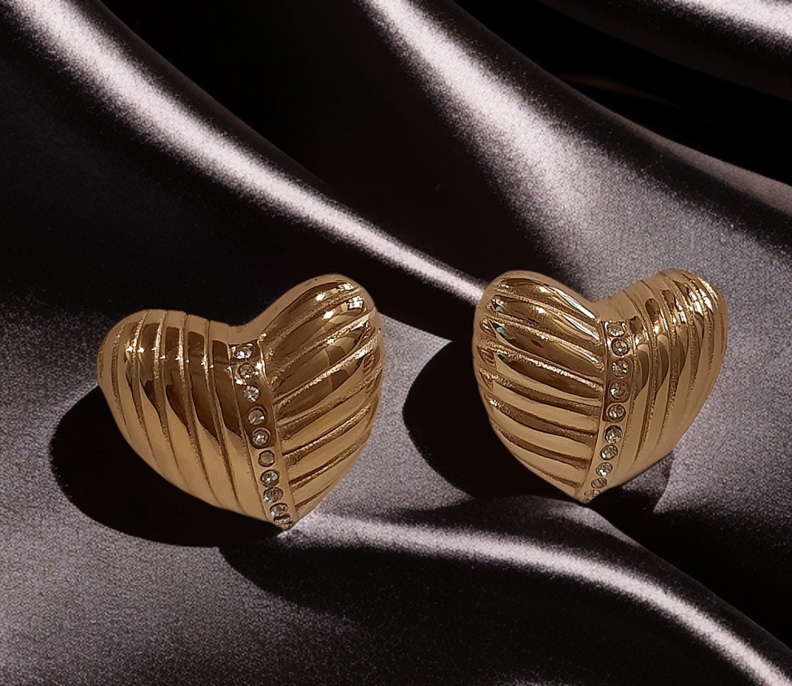 Gold Heart-Shaped Earrings ER-36
