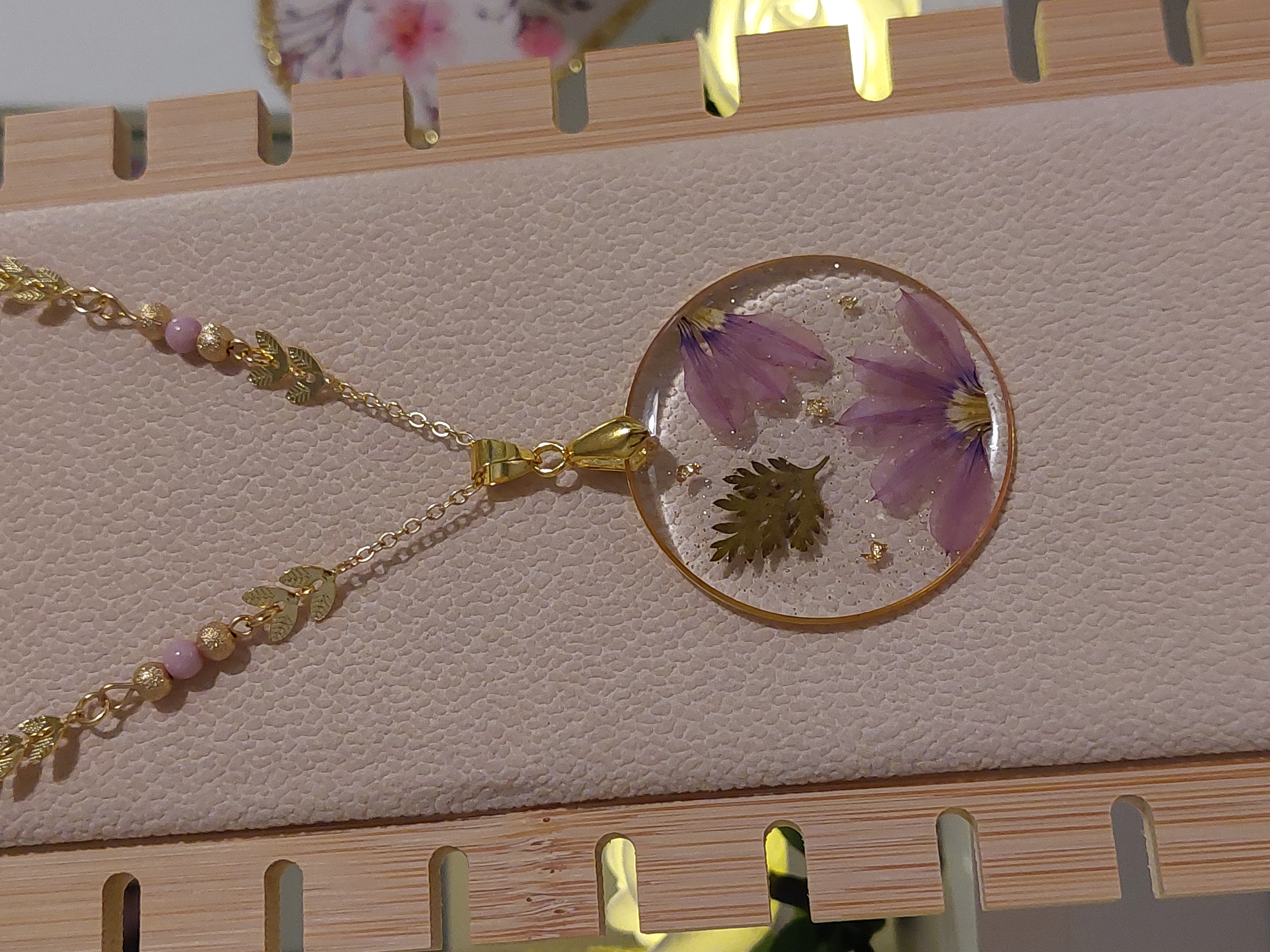 Collier collection Scaevola rose - modèle médaillon