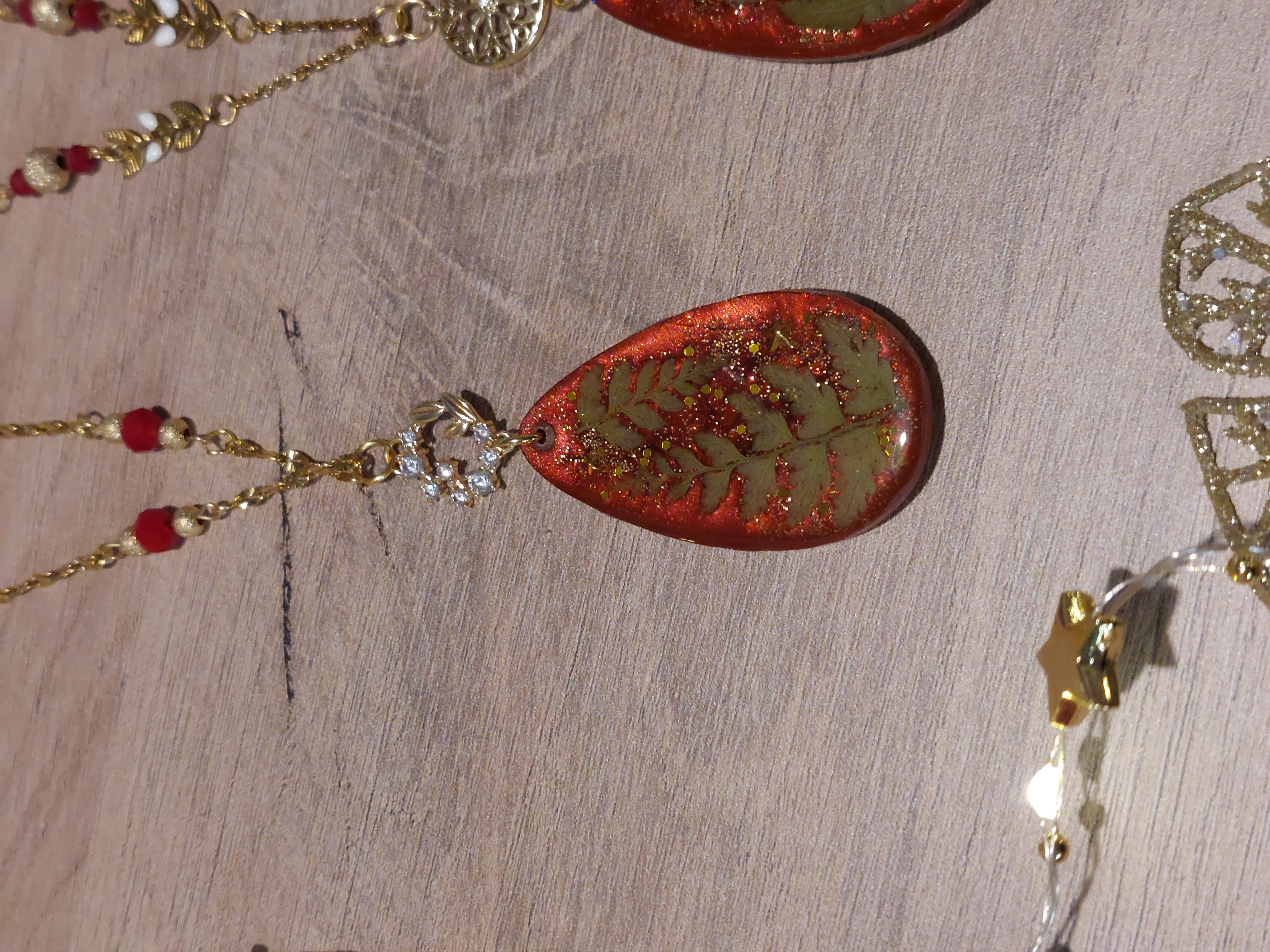 Colliers de Noël - gouttes de fougères