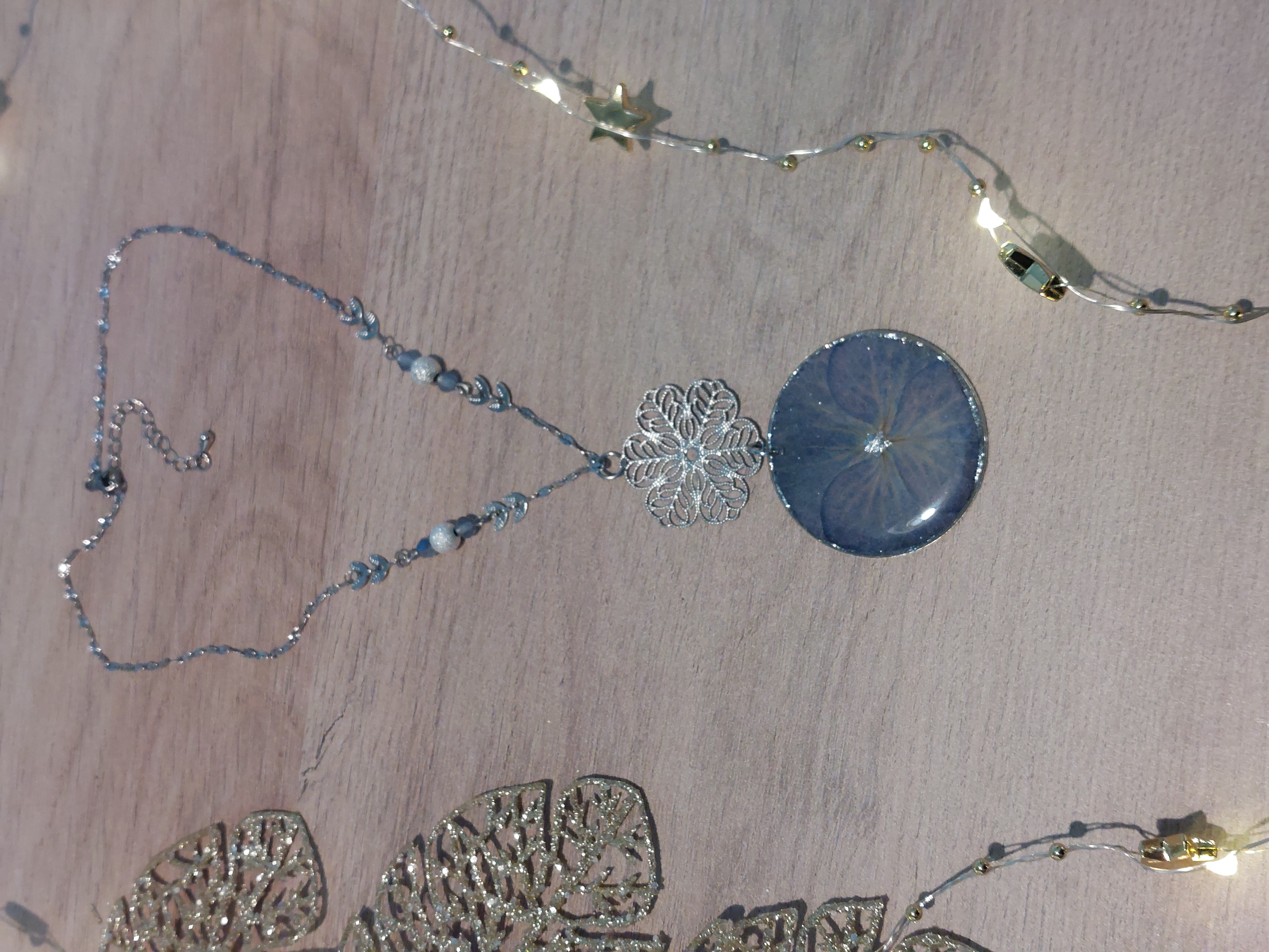 Collier Argenté Hortensia (modèle grand médaillon)