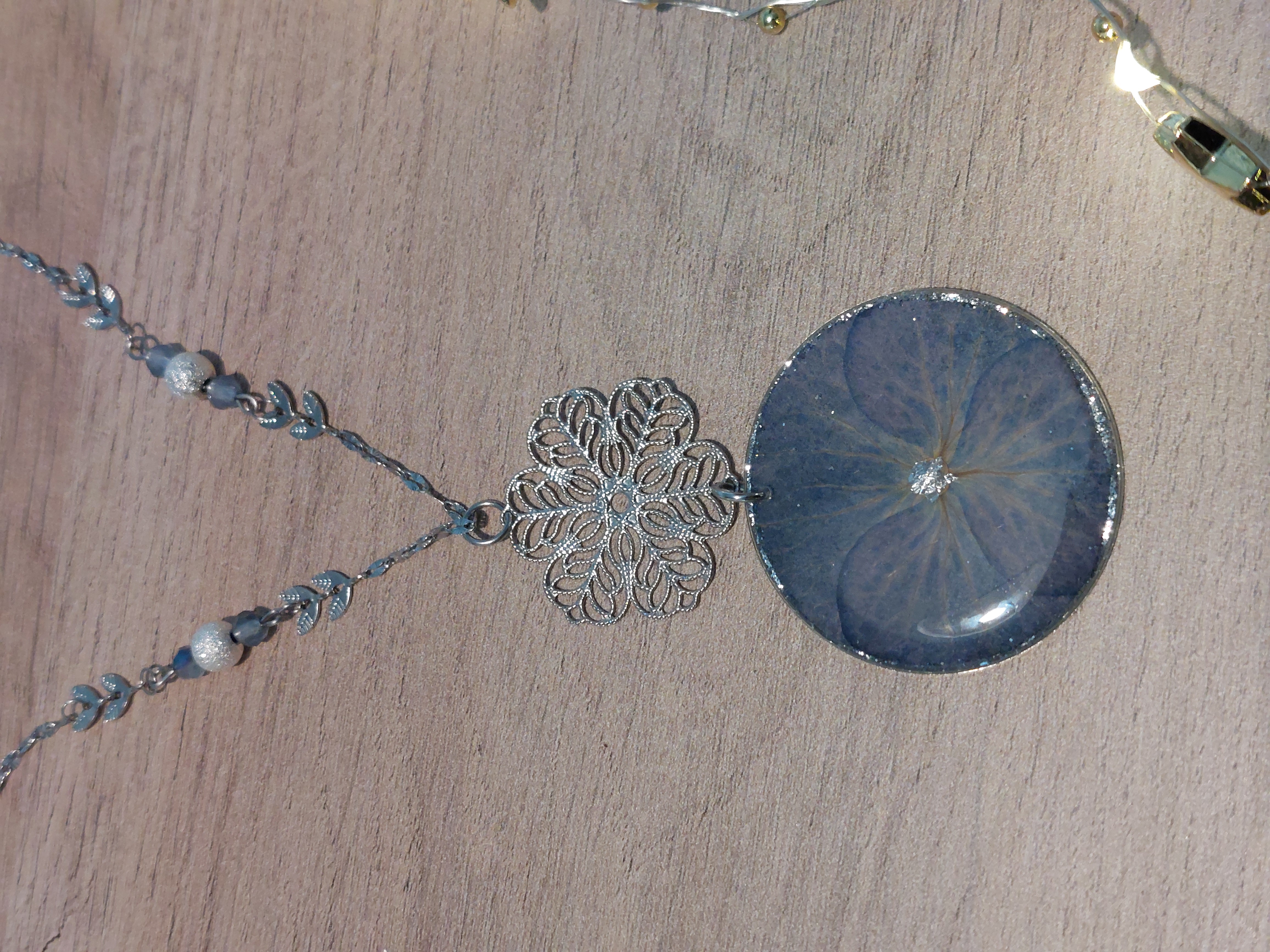 Collier Argenté Hortensia (modèle grand médaillon)