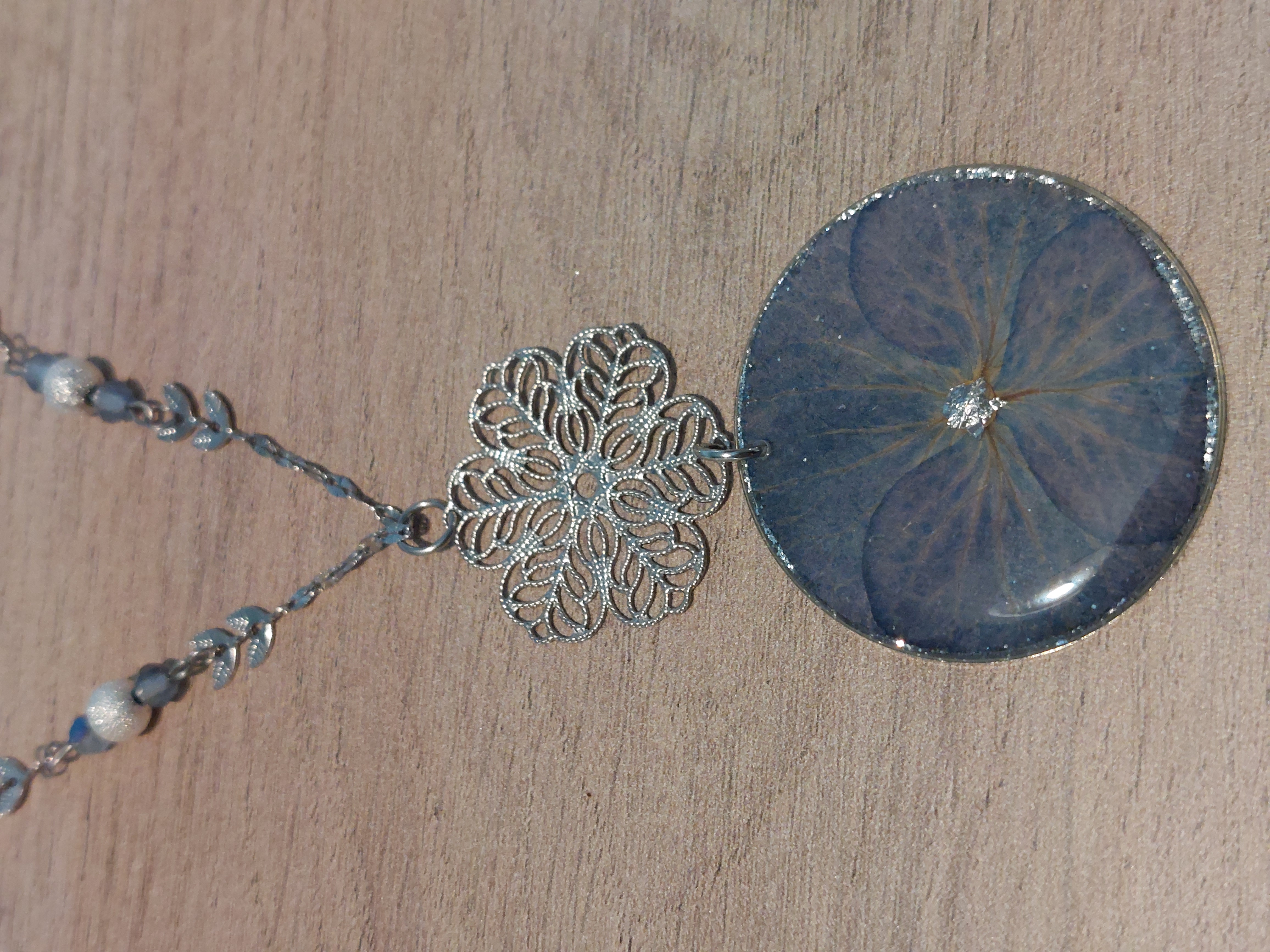 Collier Argenté Hortensia (modèle grand médaillon)