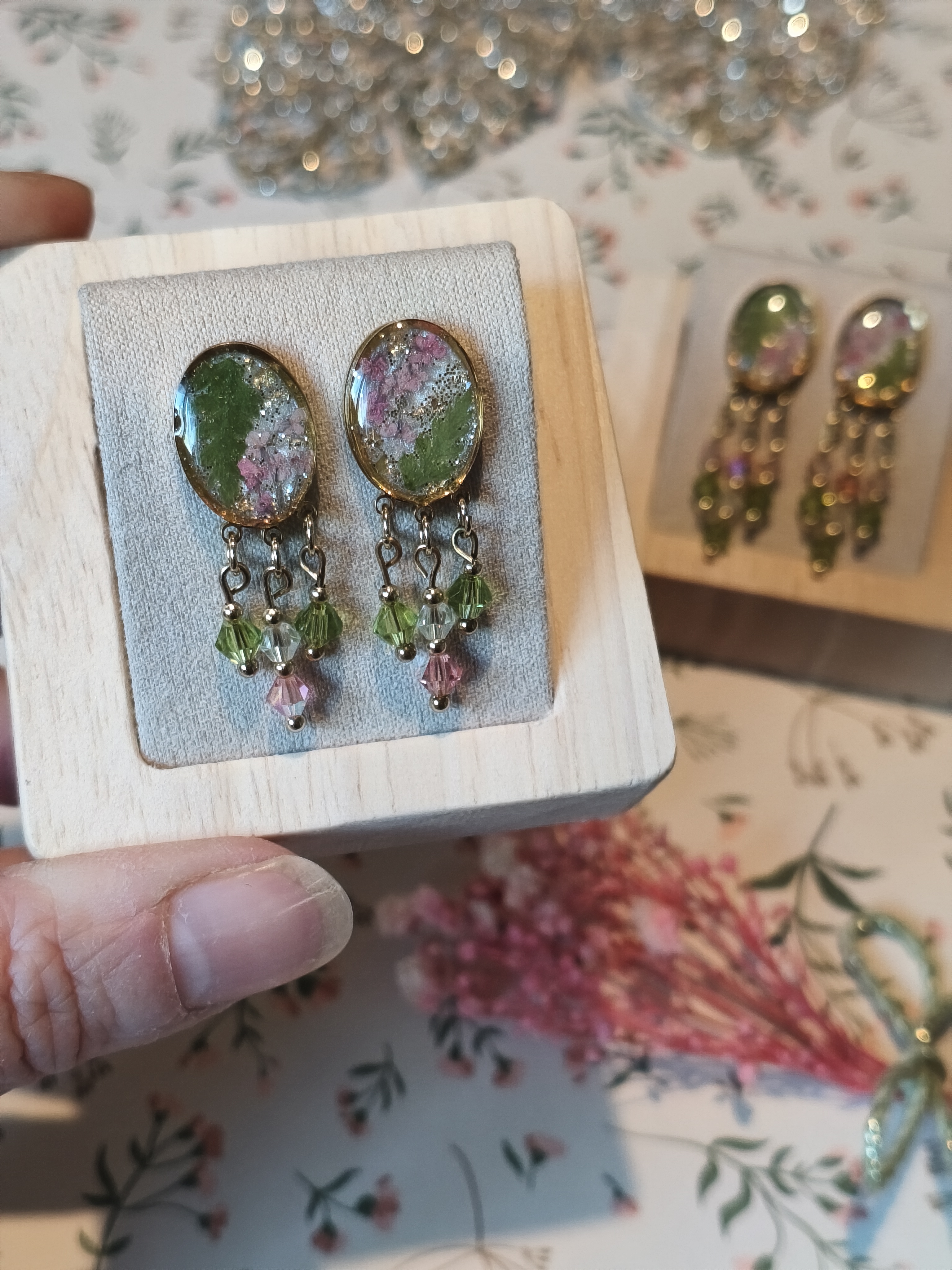 Boucles d'oreilles fougère & fleurs étincelantes
