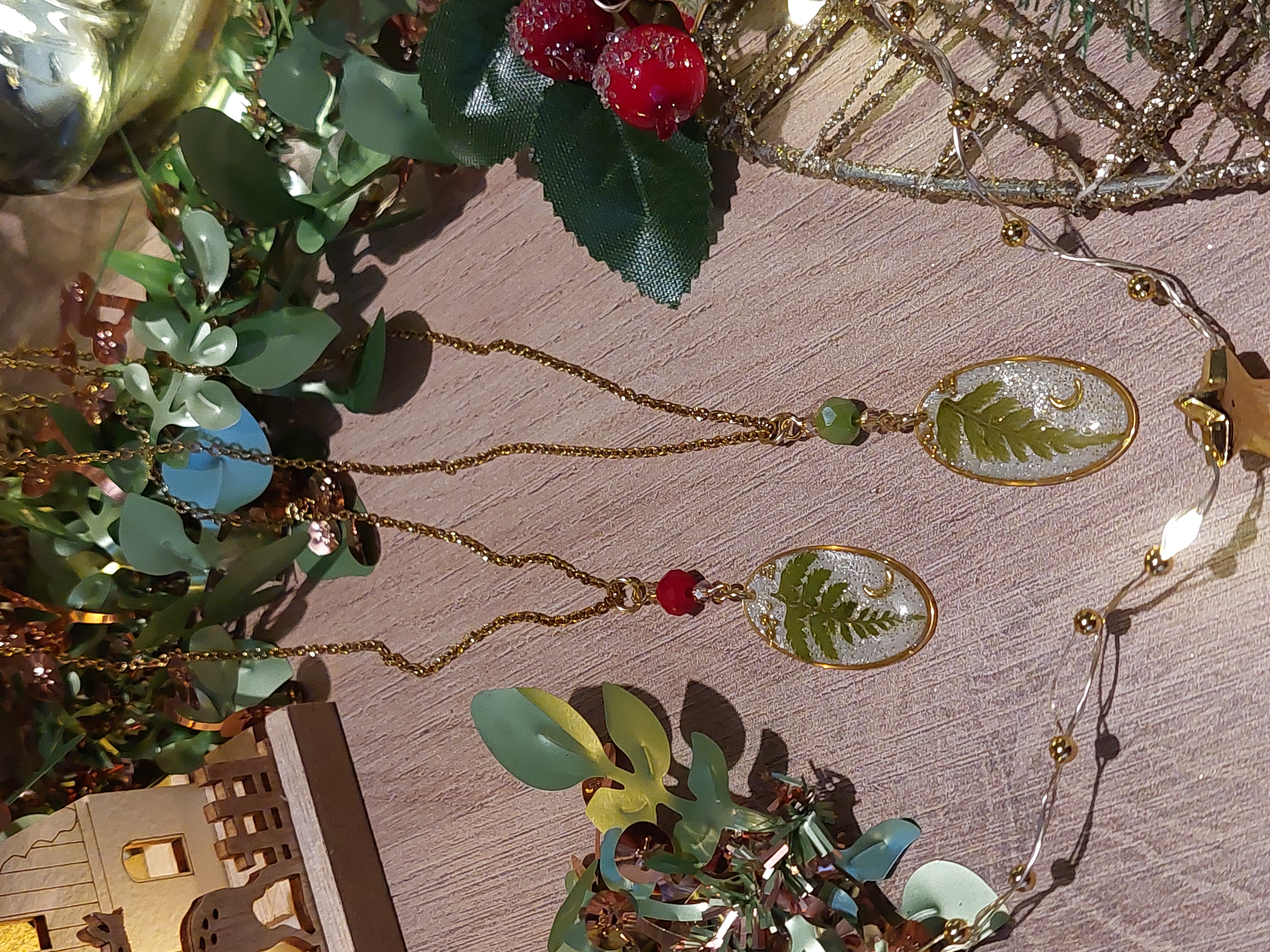 Collier "fougère de Noël"