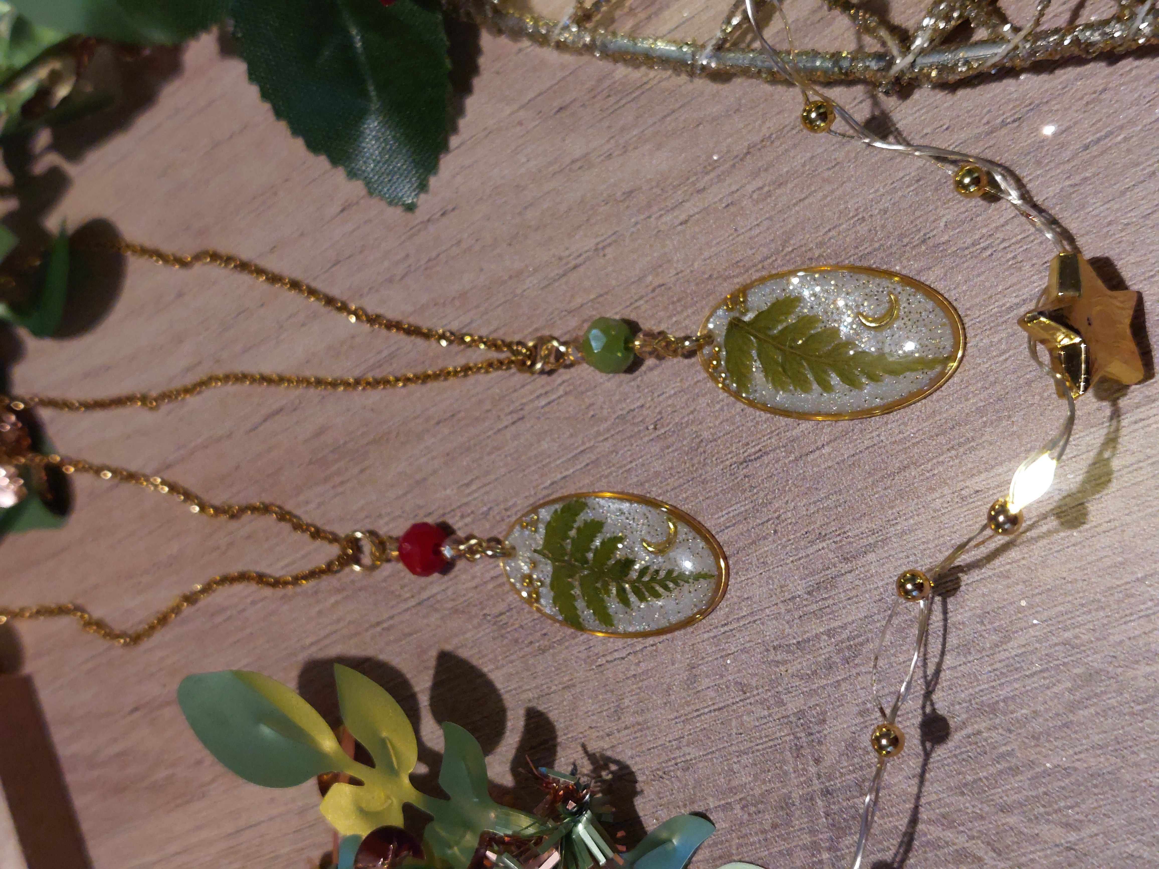 Collier "fougère de Noël"