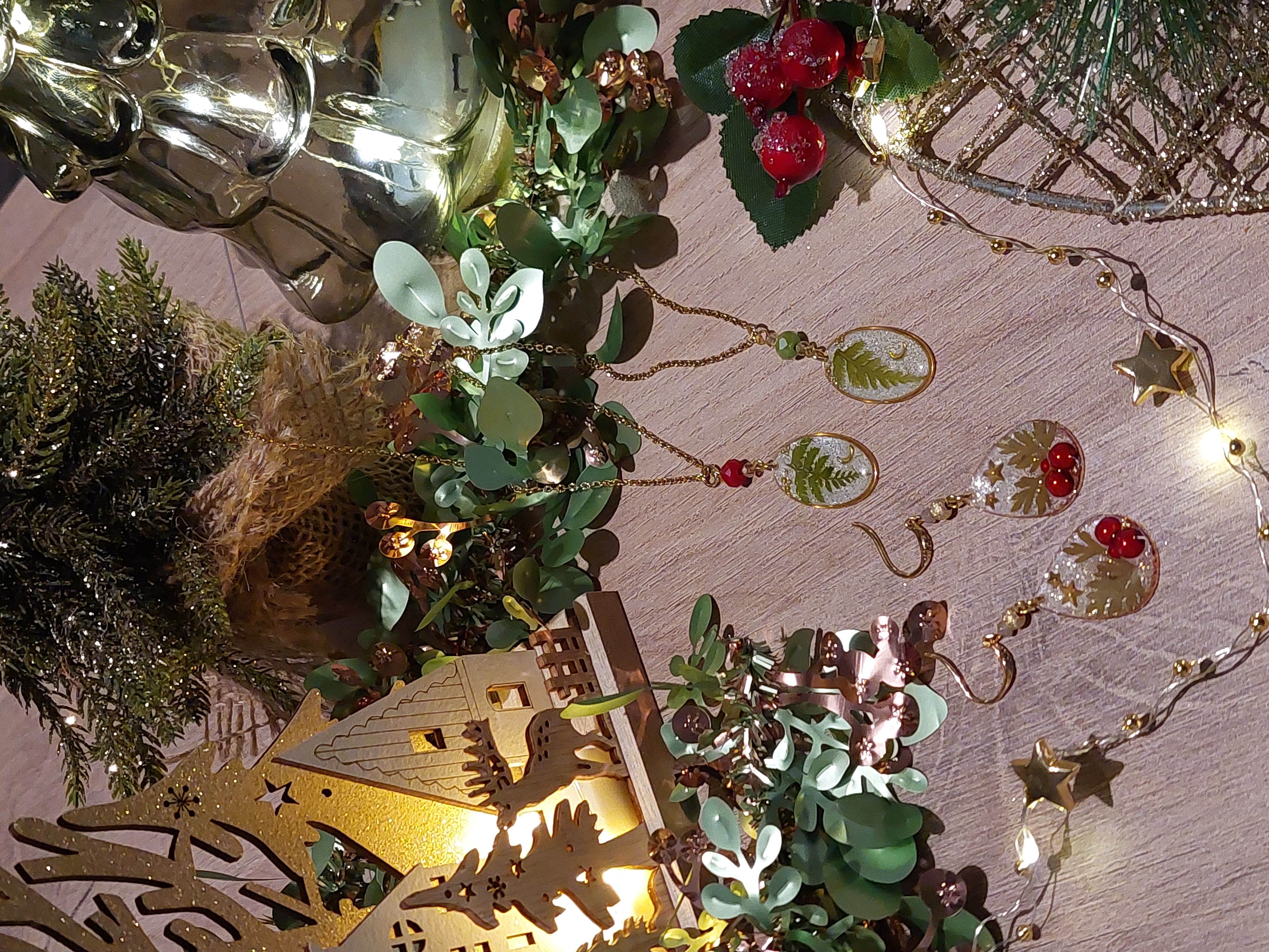 Boucles d'oreilles "gouttes de houx" de Noël