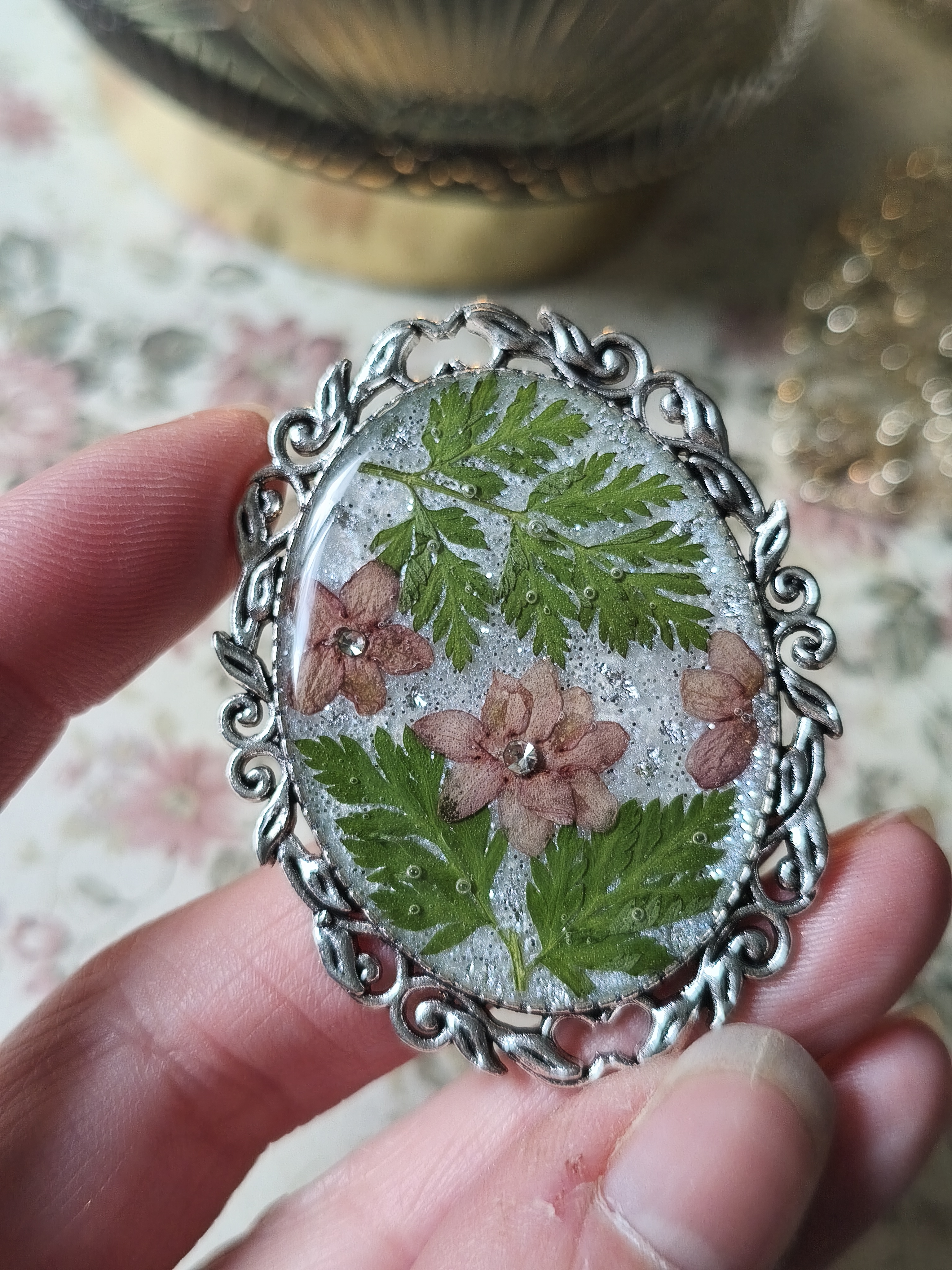 Broche printanière jasmin rose