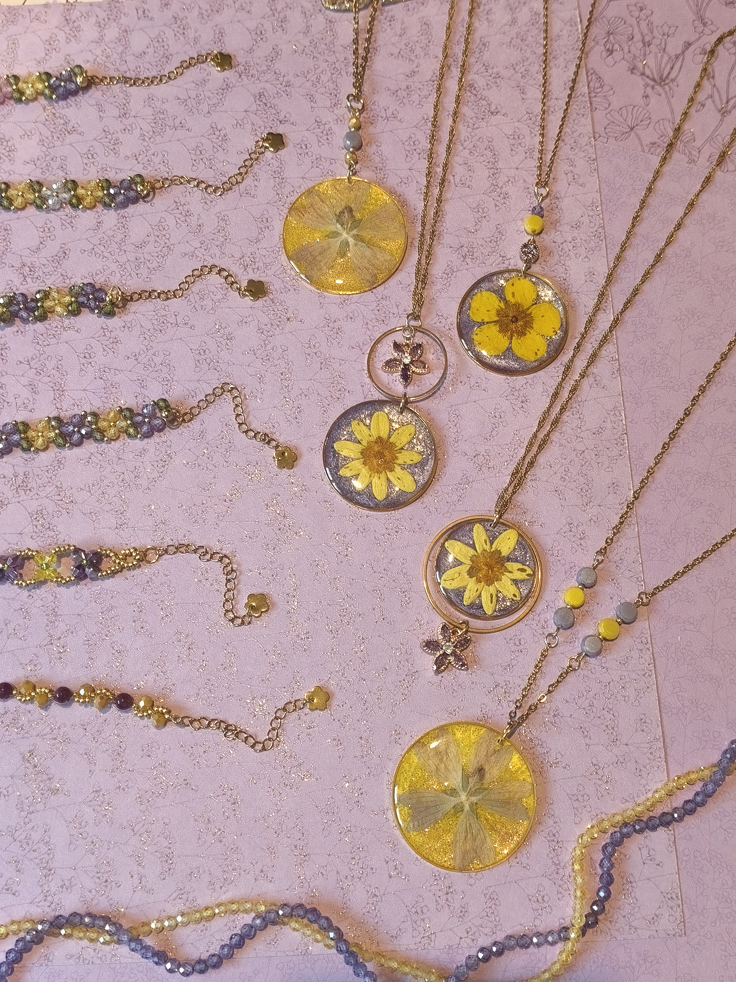 Colliers collection "Purple & Yellow Spring"