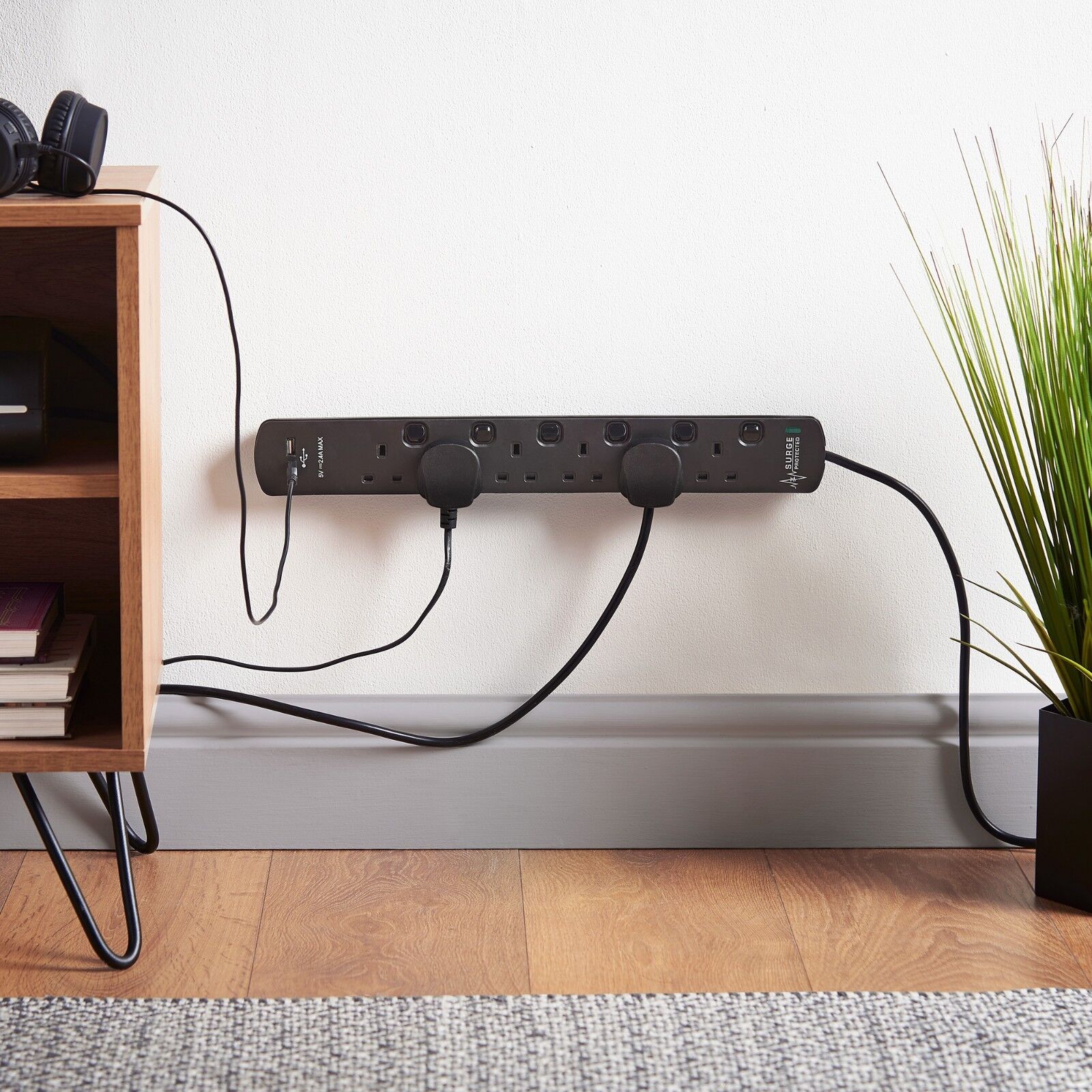 6 Way Plug Extension with USB - 6 Gang 2m Universal Power Strip - VonHaus