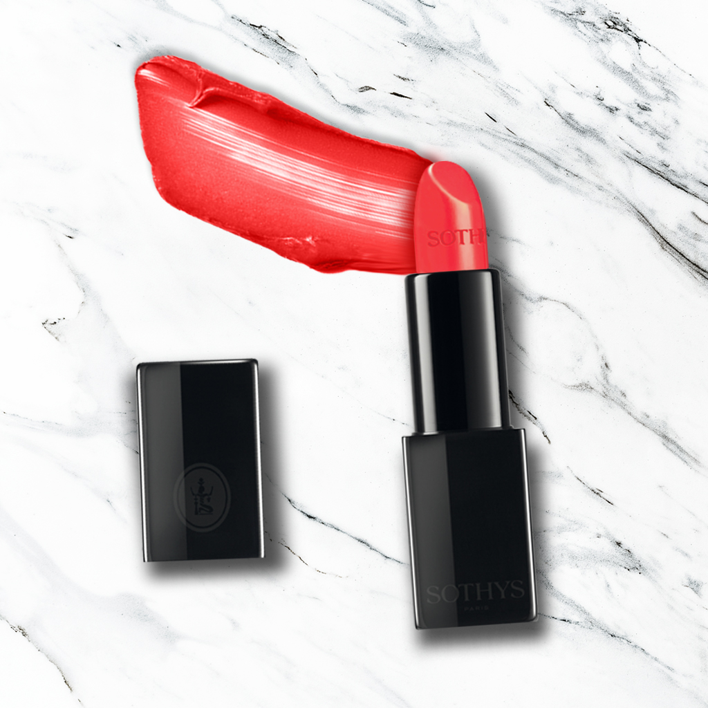 Sothys Lūpų Dažai – 132 Rouge Grenelle, Švelni Raudona, Pusiau Matinė, Drėkina, 3.5g