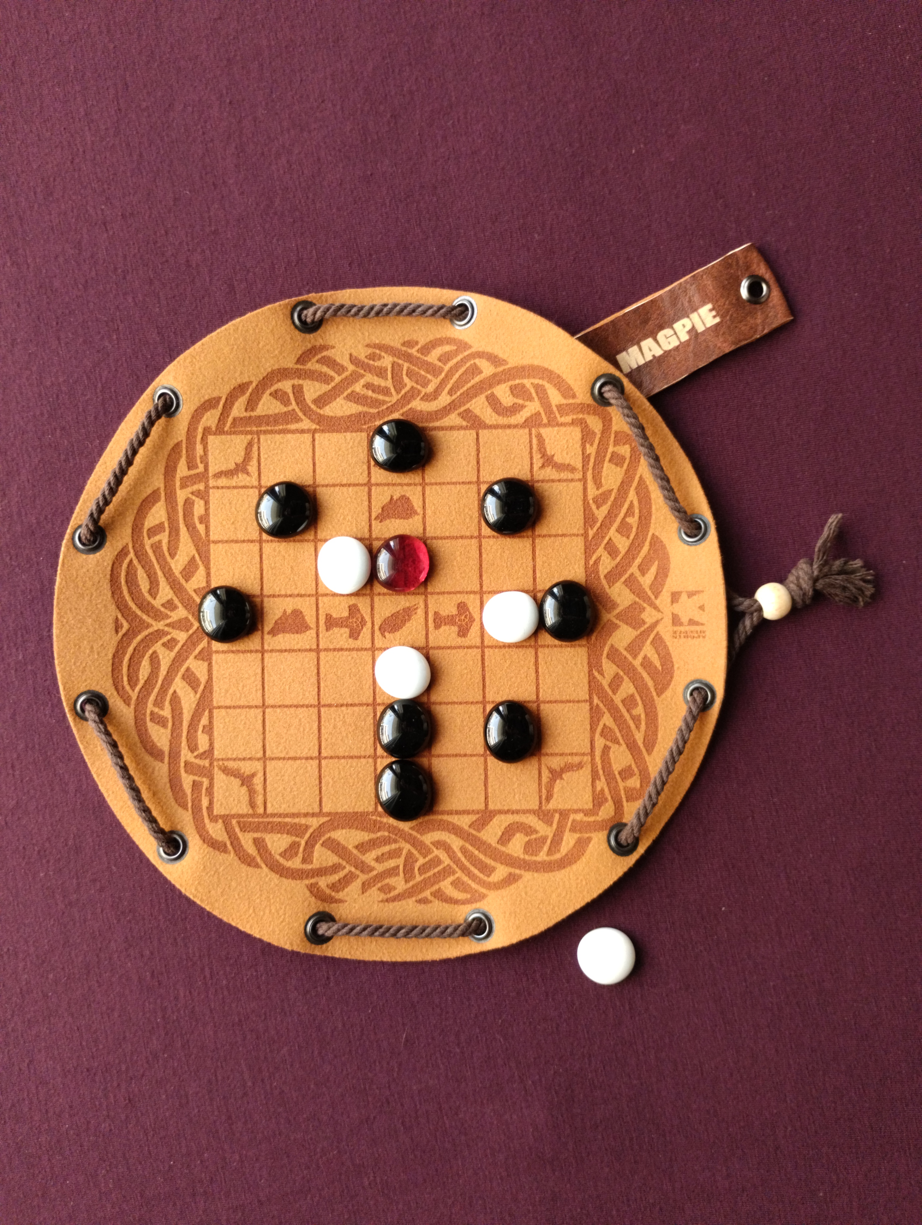 Hnefatafl Magpie Viking Chess ancient historical board game in faux leather pouch, 22.5cm, 8.85inch diameter