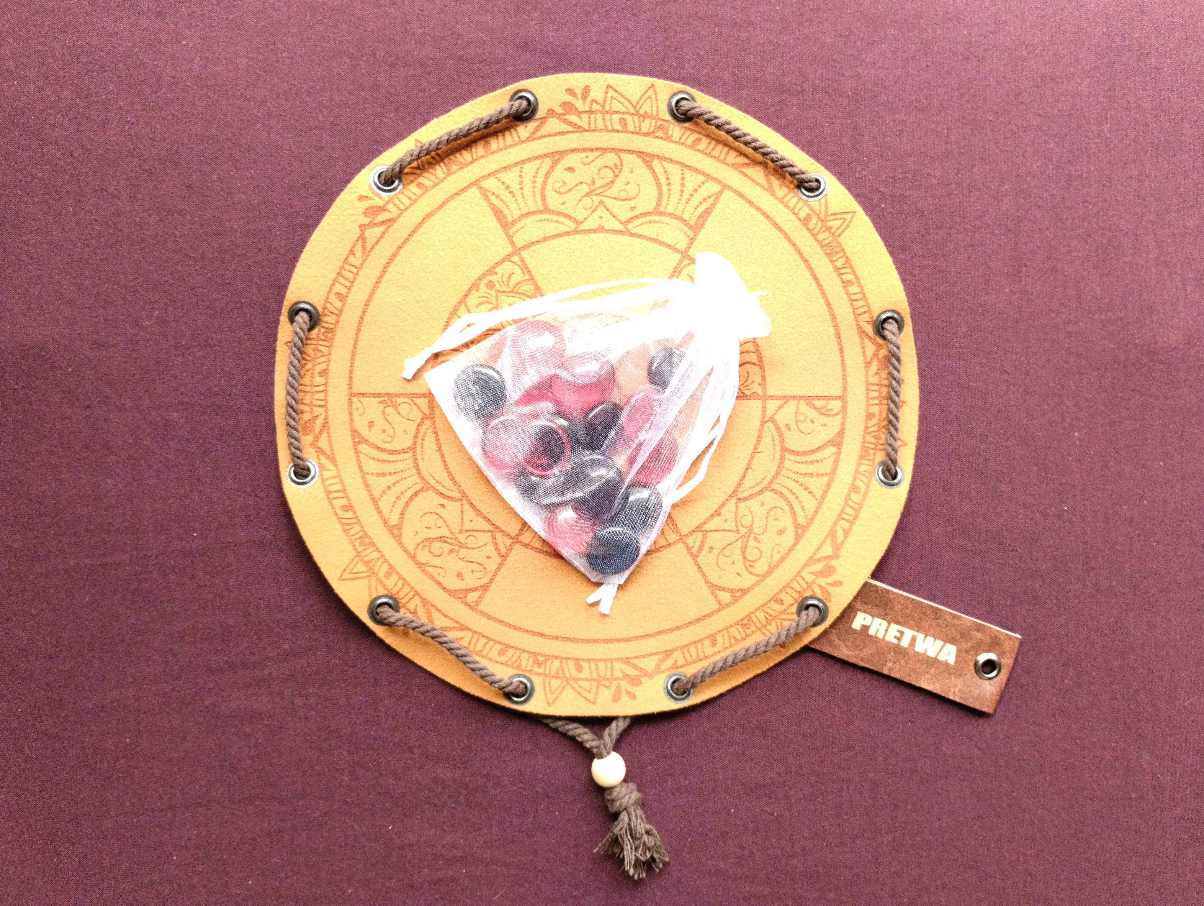 Pretwa indian ancient historic board game in faux leather pouch, 22.5cm, 8.85inch diameter