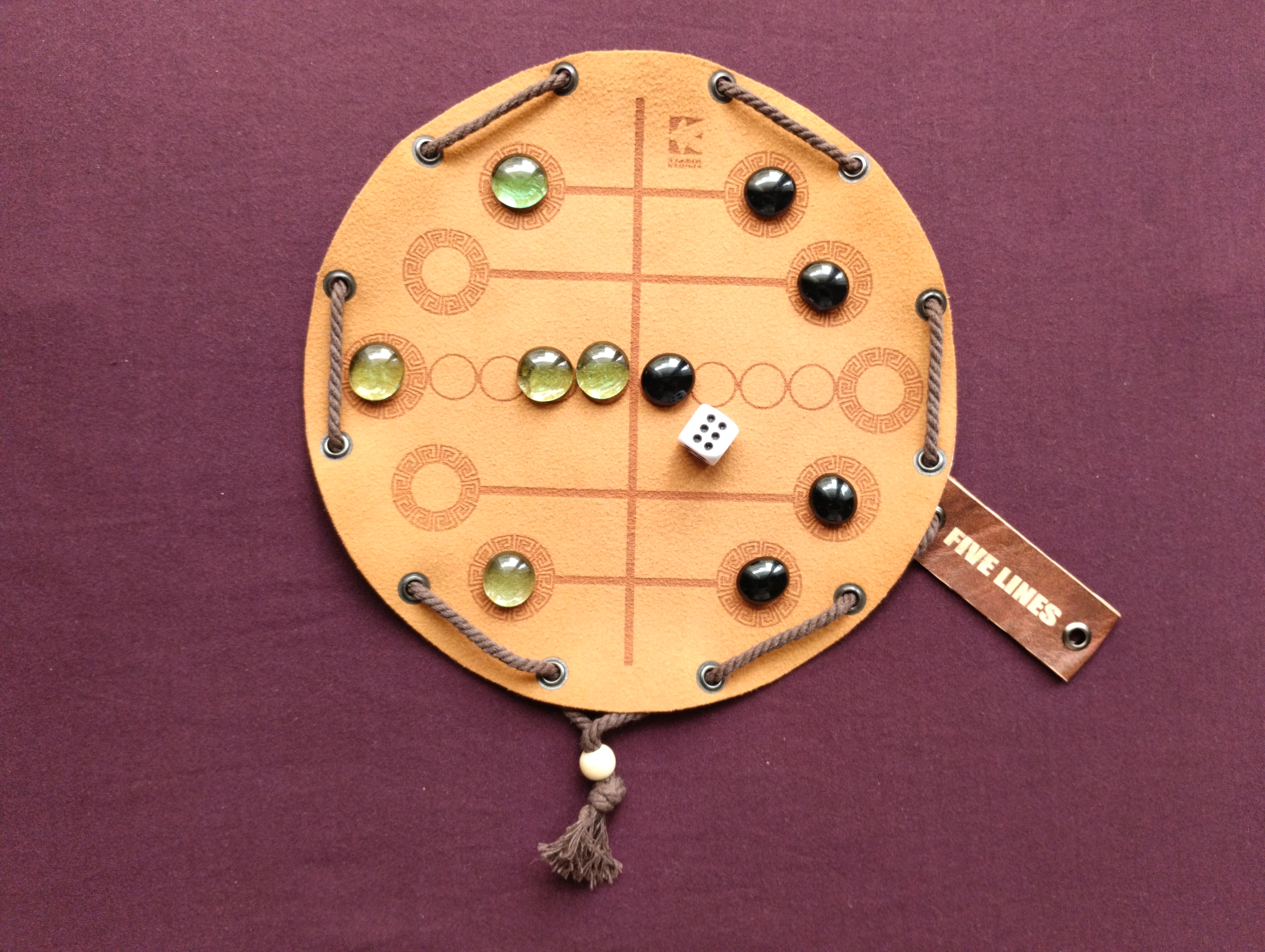 Five Lines - ancient greek/roman historic board game in faux leather pouch, 22.5 cm / 8.85 inches diameter