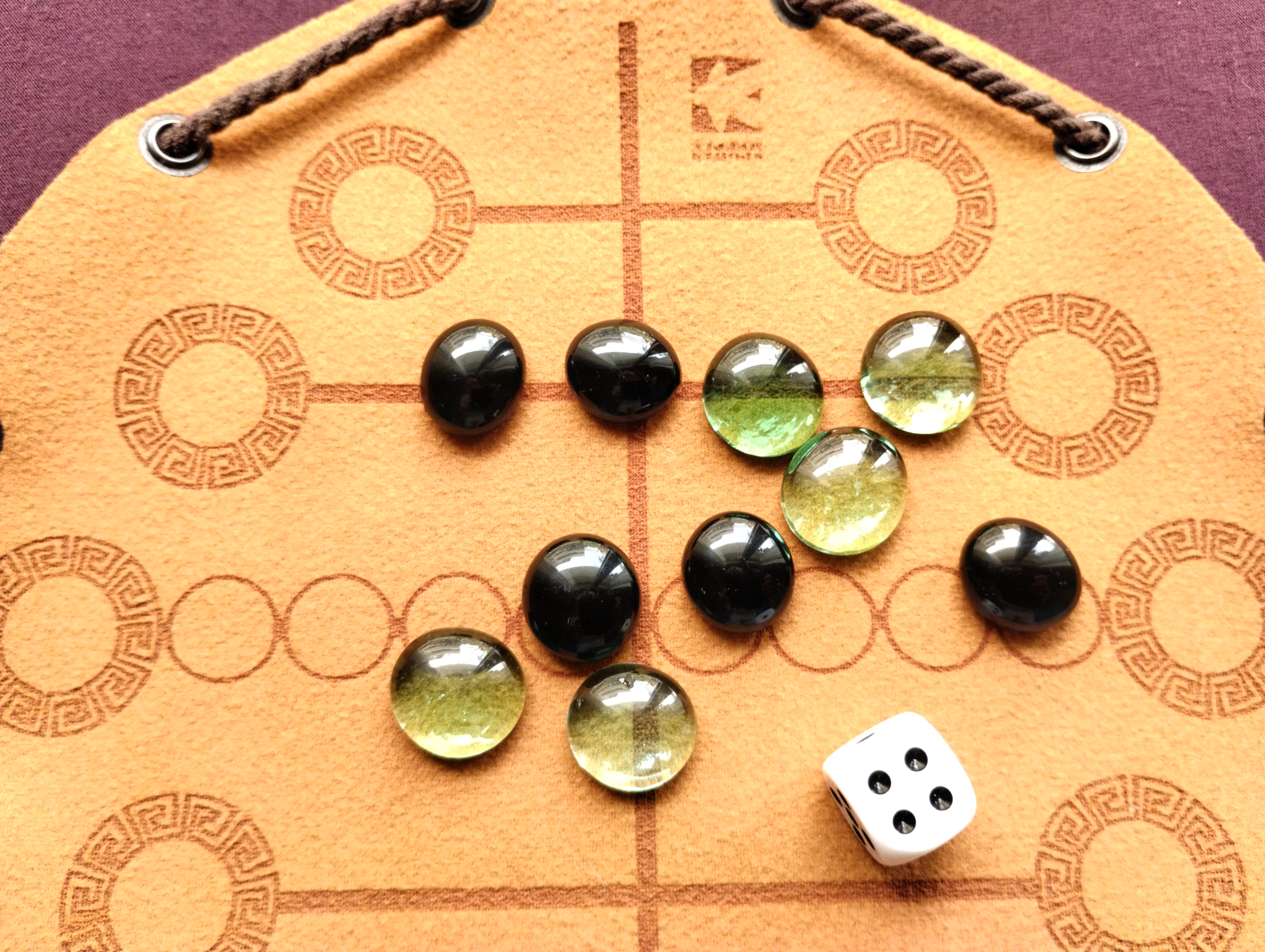 Five Lines - ancient greek/roman historic board game in faux leather pouch, 22.5 cm / 8.85 inches diameter