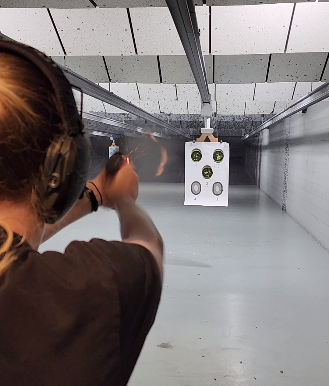 HANDGUN 1