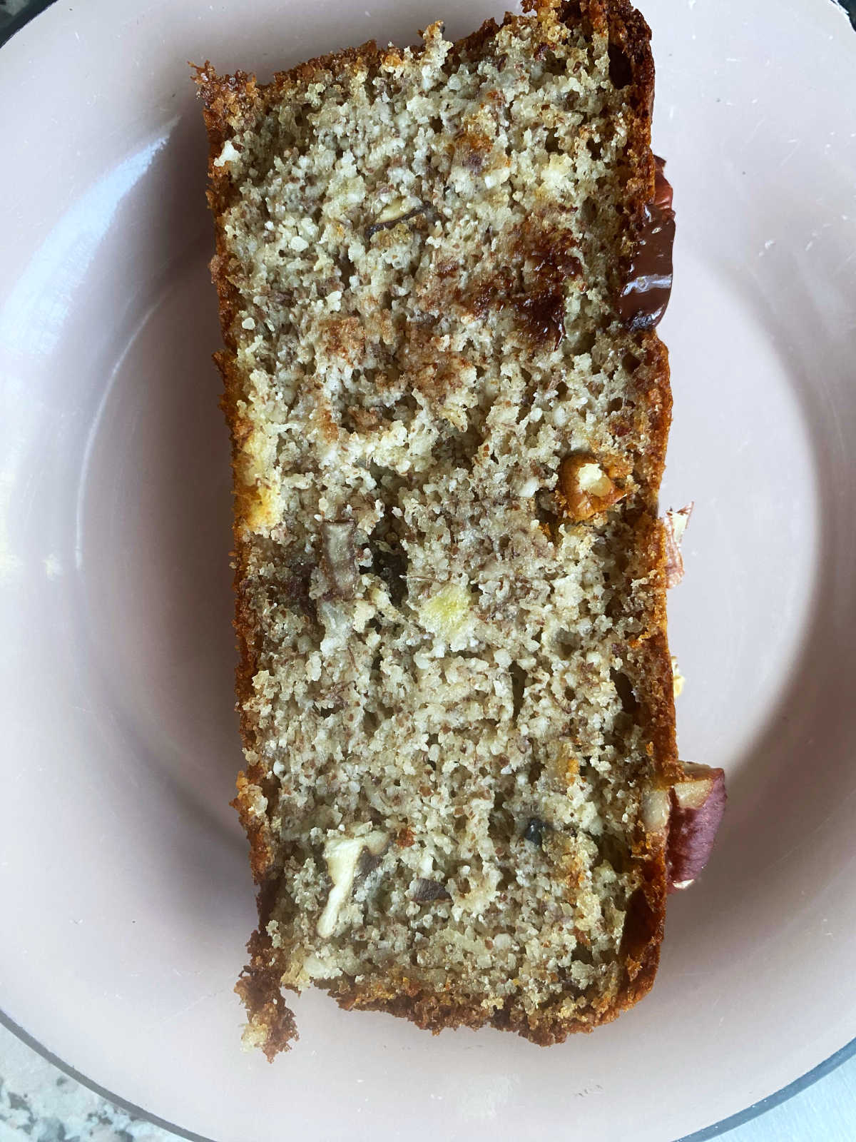 Panqué de Plátano Con Chispas de Chocolate y Nuez