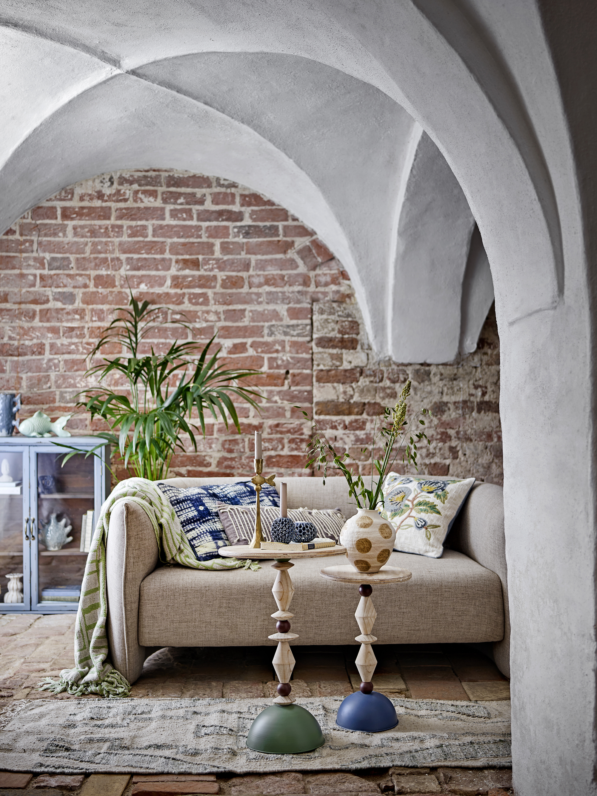 Šoninis staliukas Mannelli