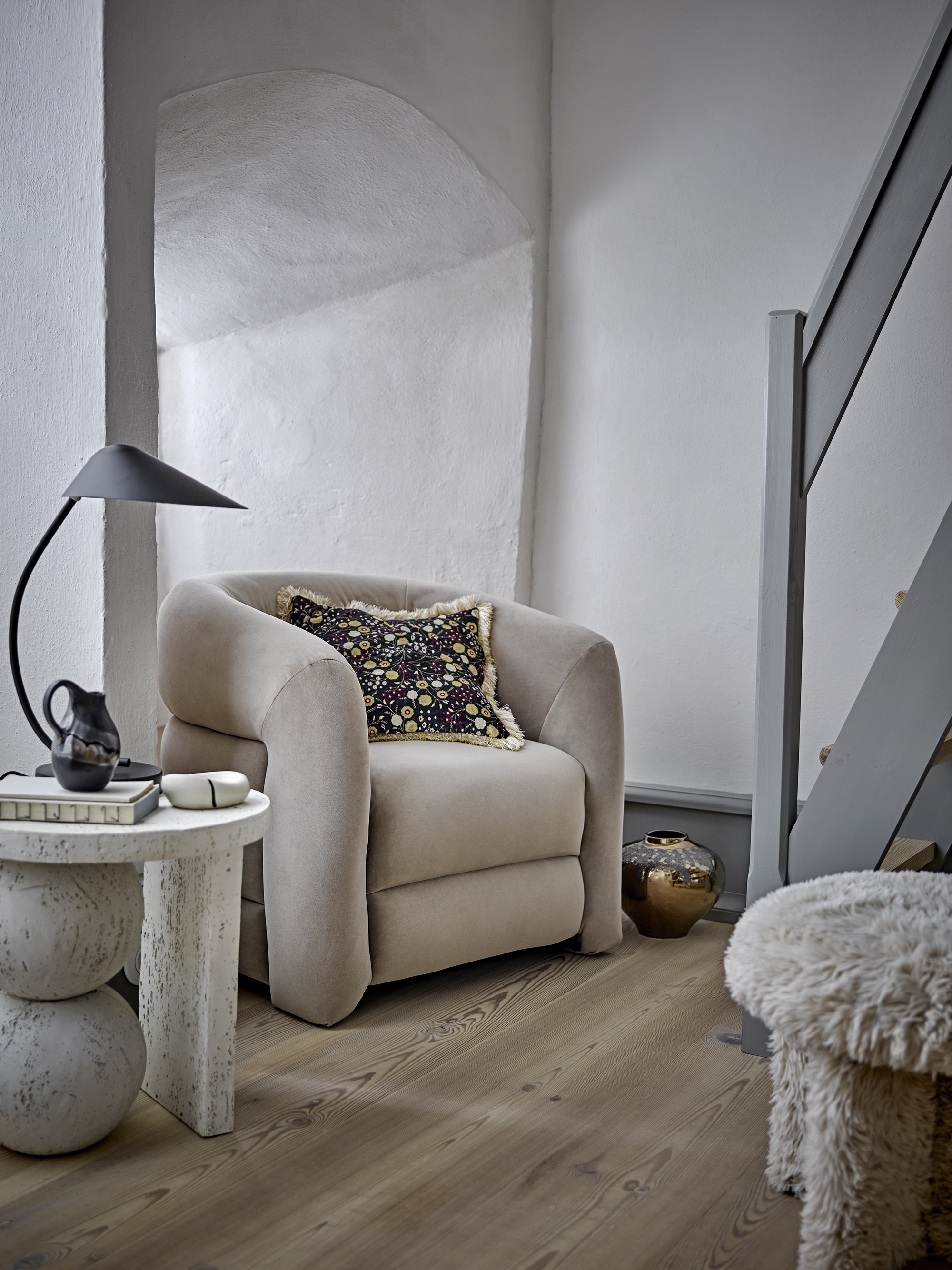 Šoninis staliukas Tally