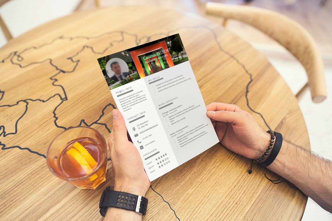Curriculum vitae (CV) pour Word, professionnel; avec une bannière