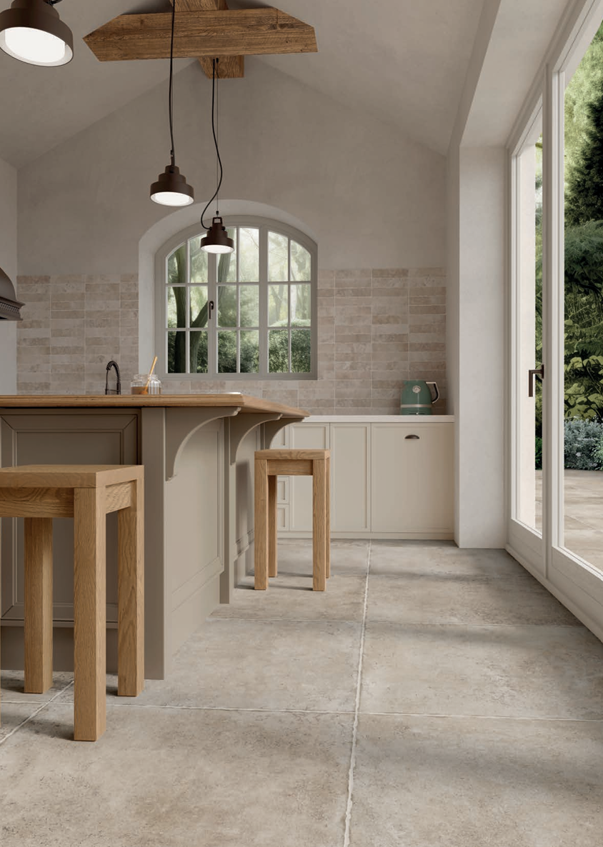 PIERRE DE MONTEGNAC - LIGHT