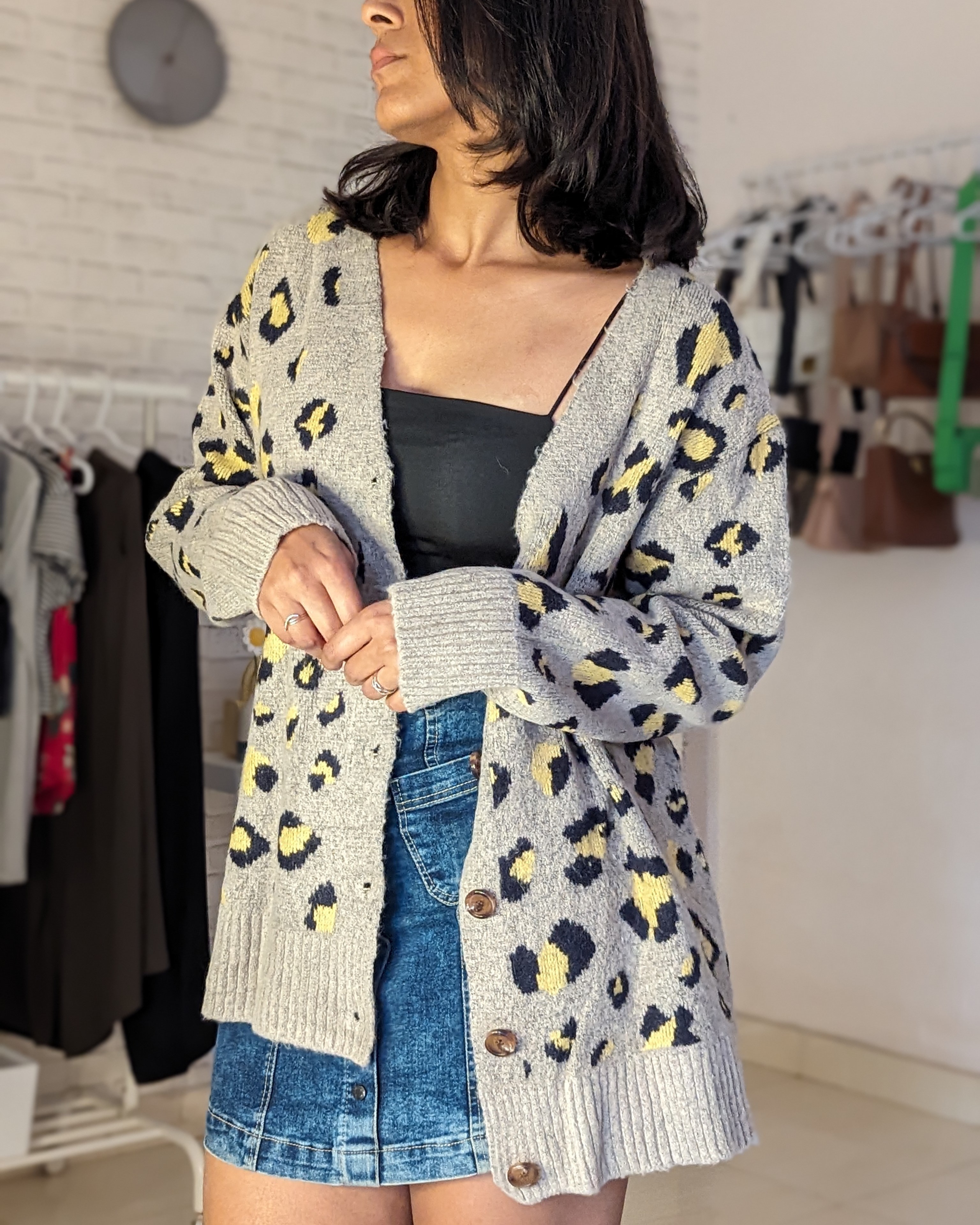 Y2k style grey cardigan