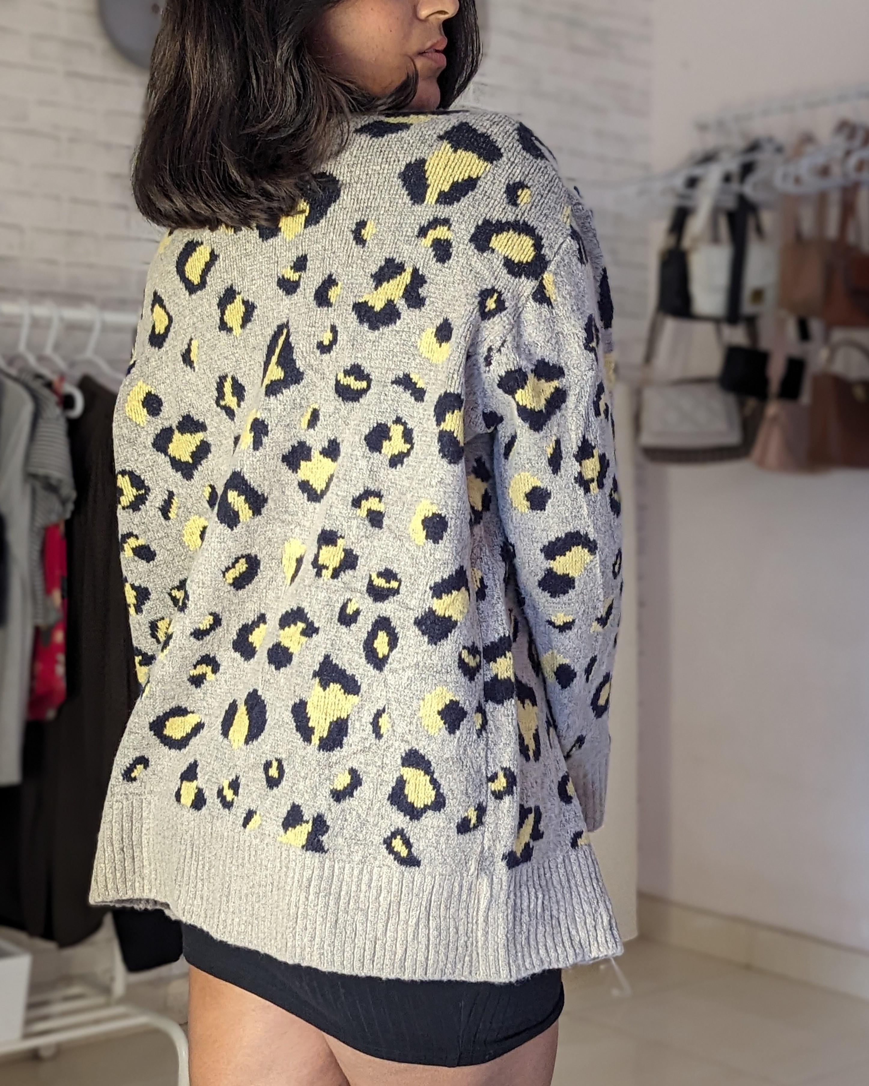 Y2k style grey cardigan