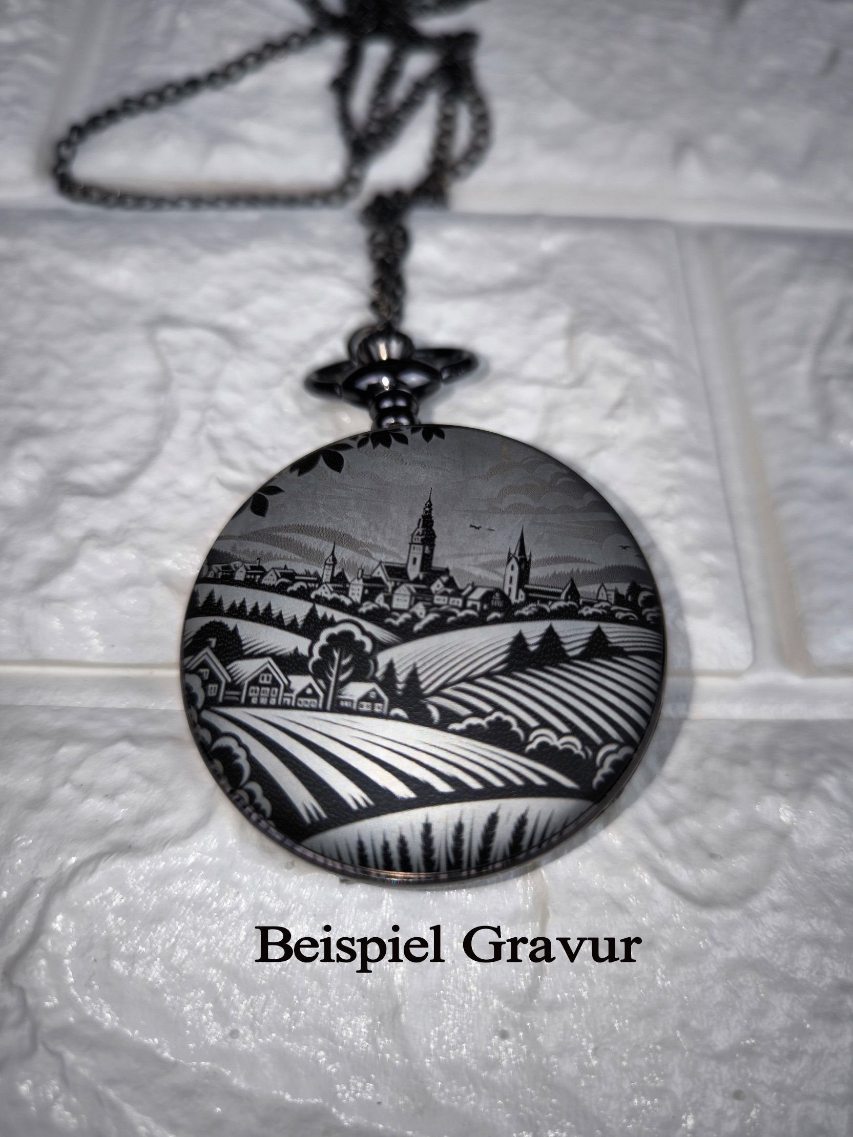 Schwarze Taschenuhr graviert mit Ihrem Wunschbild, Logo oder Text - Geschenke
