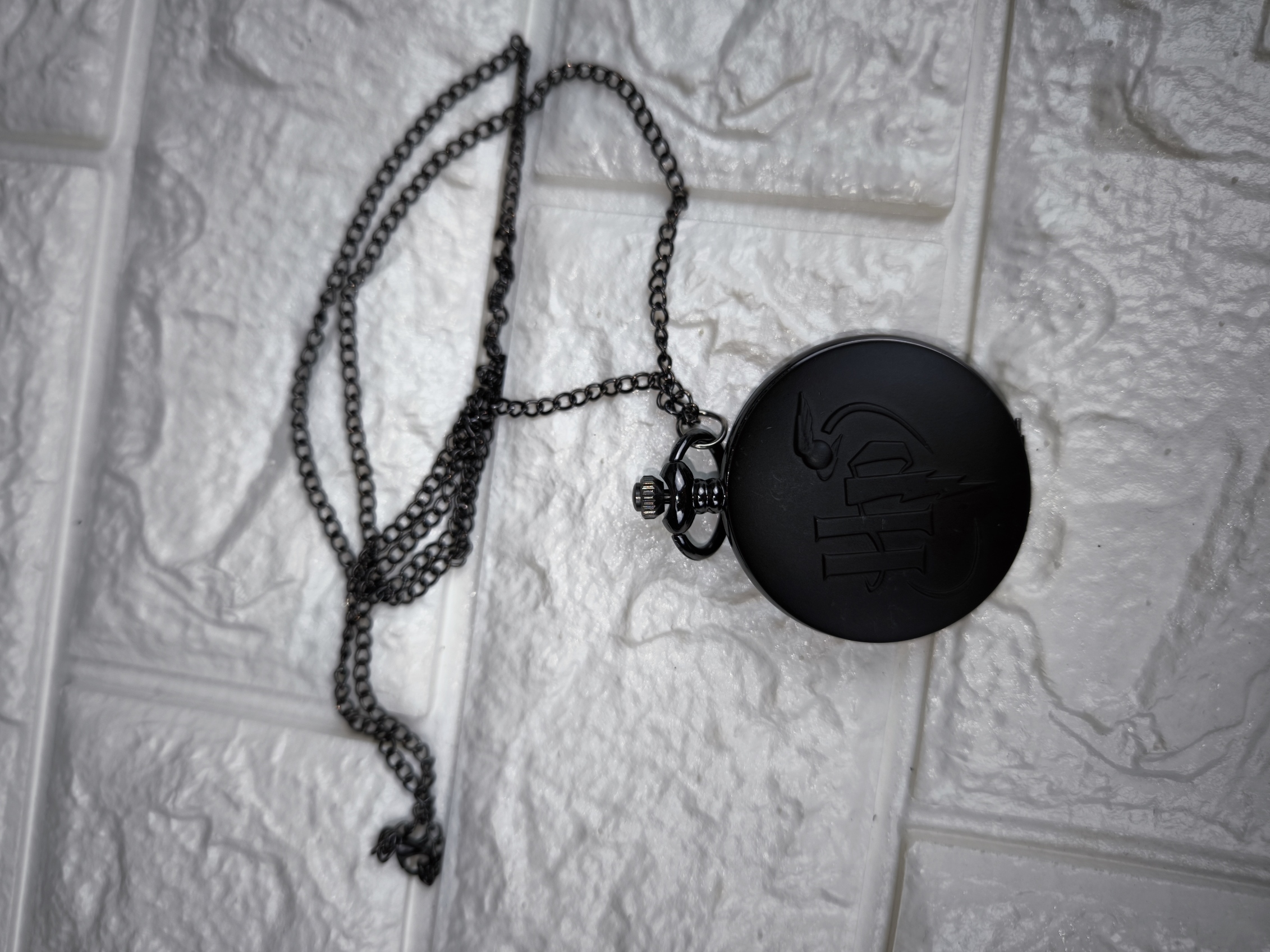 Schwarze Taschenuhr graviert mit Ihrem Wunschbild, Logo oder Text - Geschenke