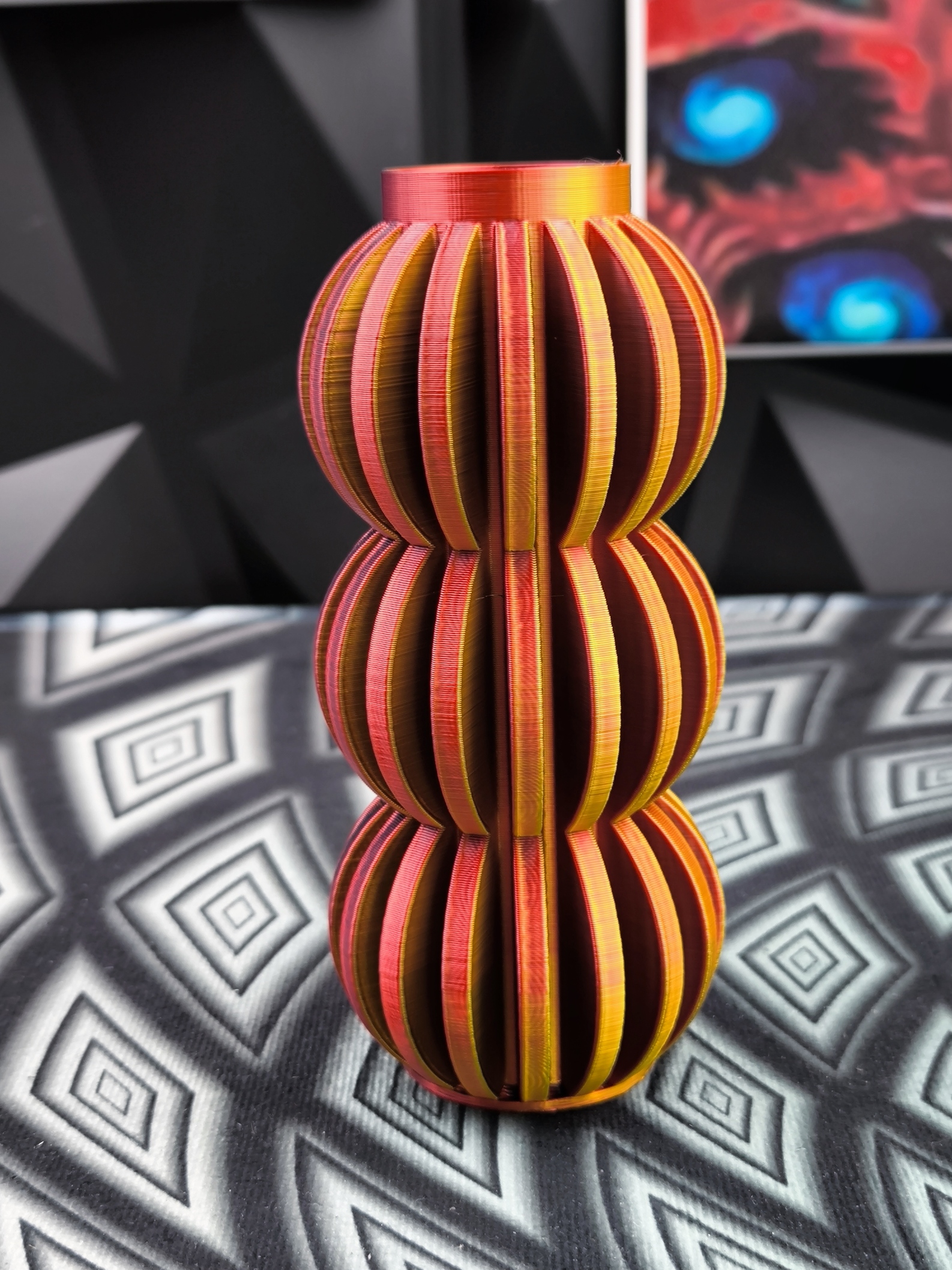 Moderne Design Vase für Trocken- und Kunstblumen in vielen Farben aus Kunststoff Alura