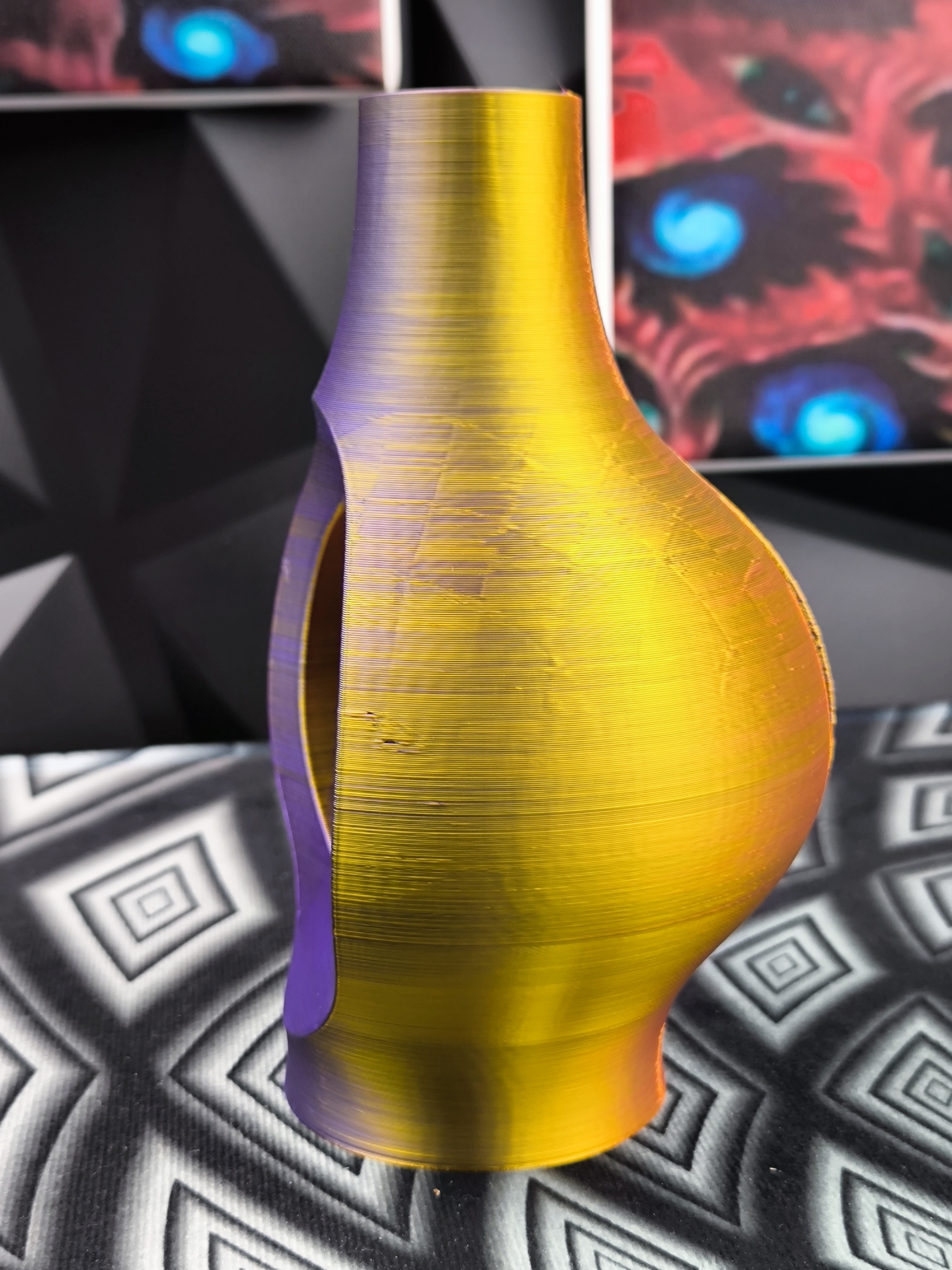 Moderne Design Vase für Trocken- und Kunstblumen in vielen Farben aus Kunststoff Koko
