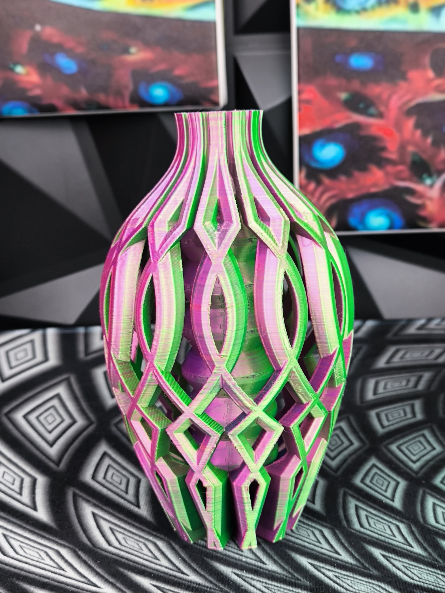 Moderne Design Vase für Trocken- und Kunstblumen in vielen Farben aus Kunststoff Vista