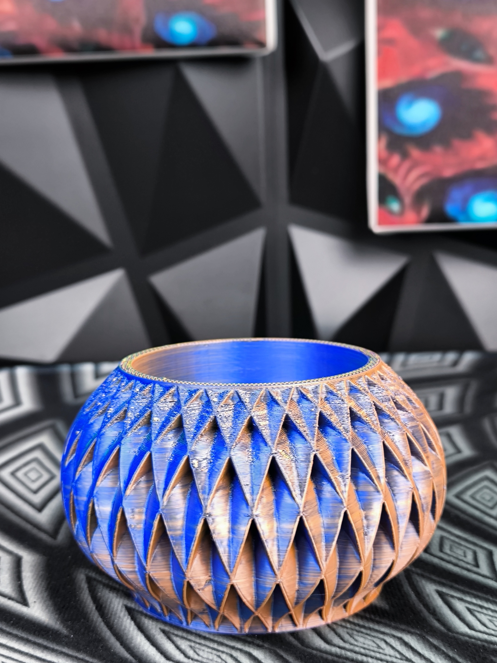 Moderne Design Blumentopf Vase für Trocken- und Kunstblumen in vielen Farben aus Kunststoff Velux Planter