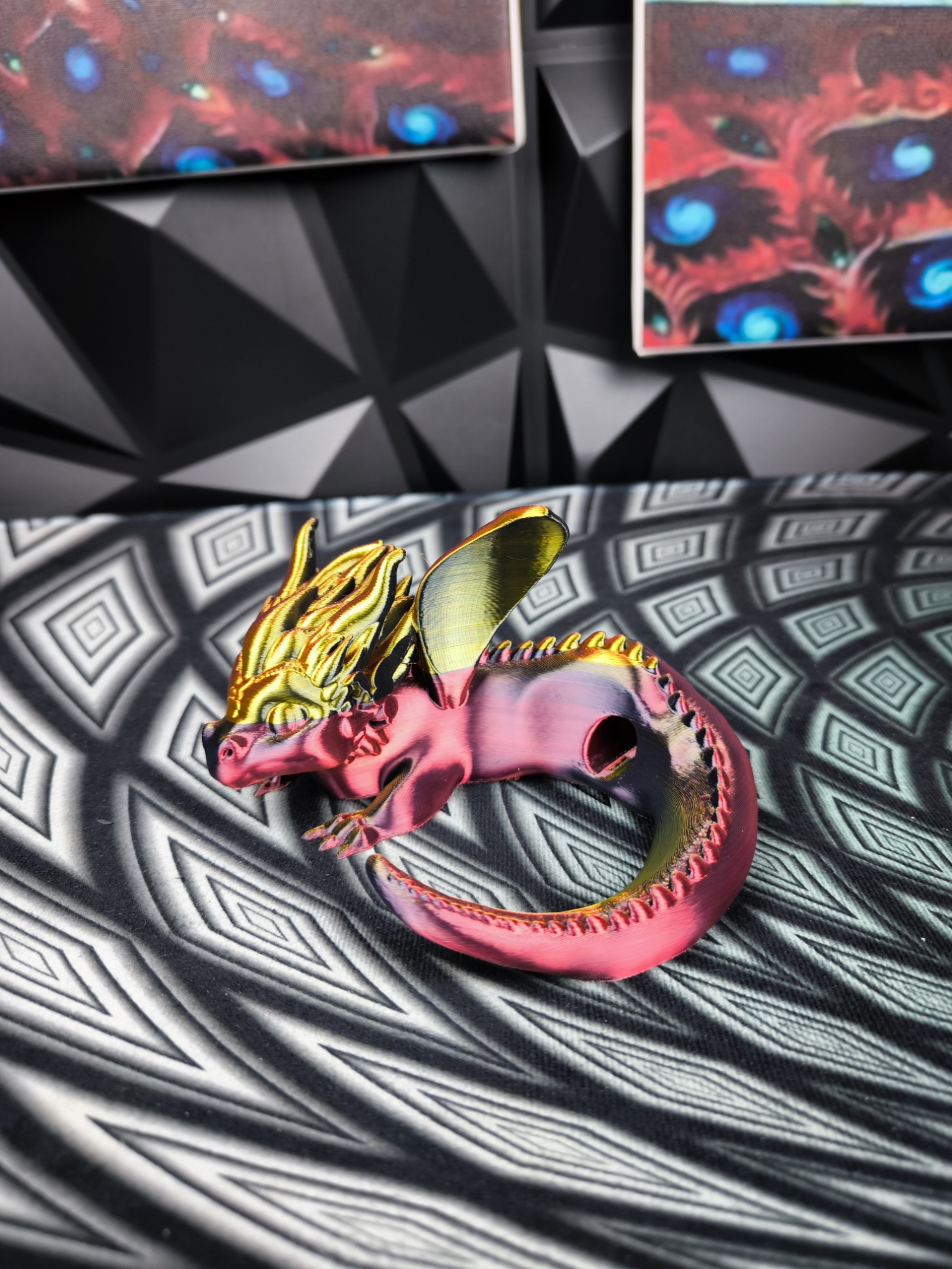 Drachenfigur "Unter den Flügeln von Hao" - kompatibel mit Apple Homepod mini