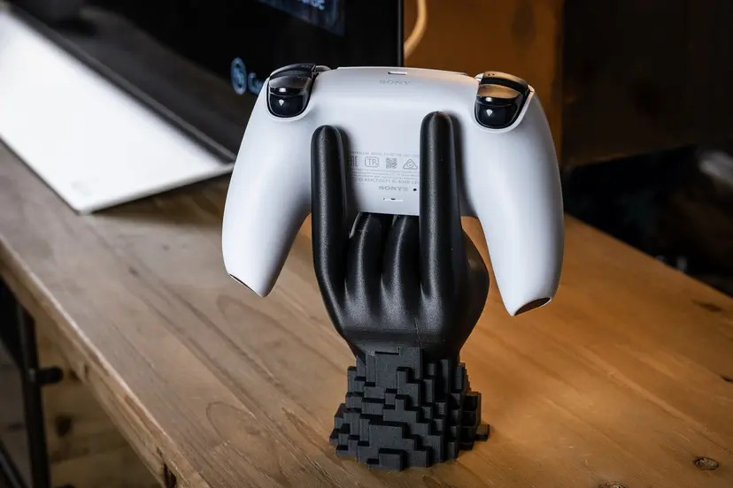 Die Hand - Halterung kompatibel mit Playstation 5, XboX Series X, Nintendo Switch Pro Controller