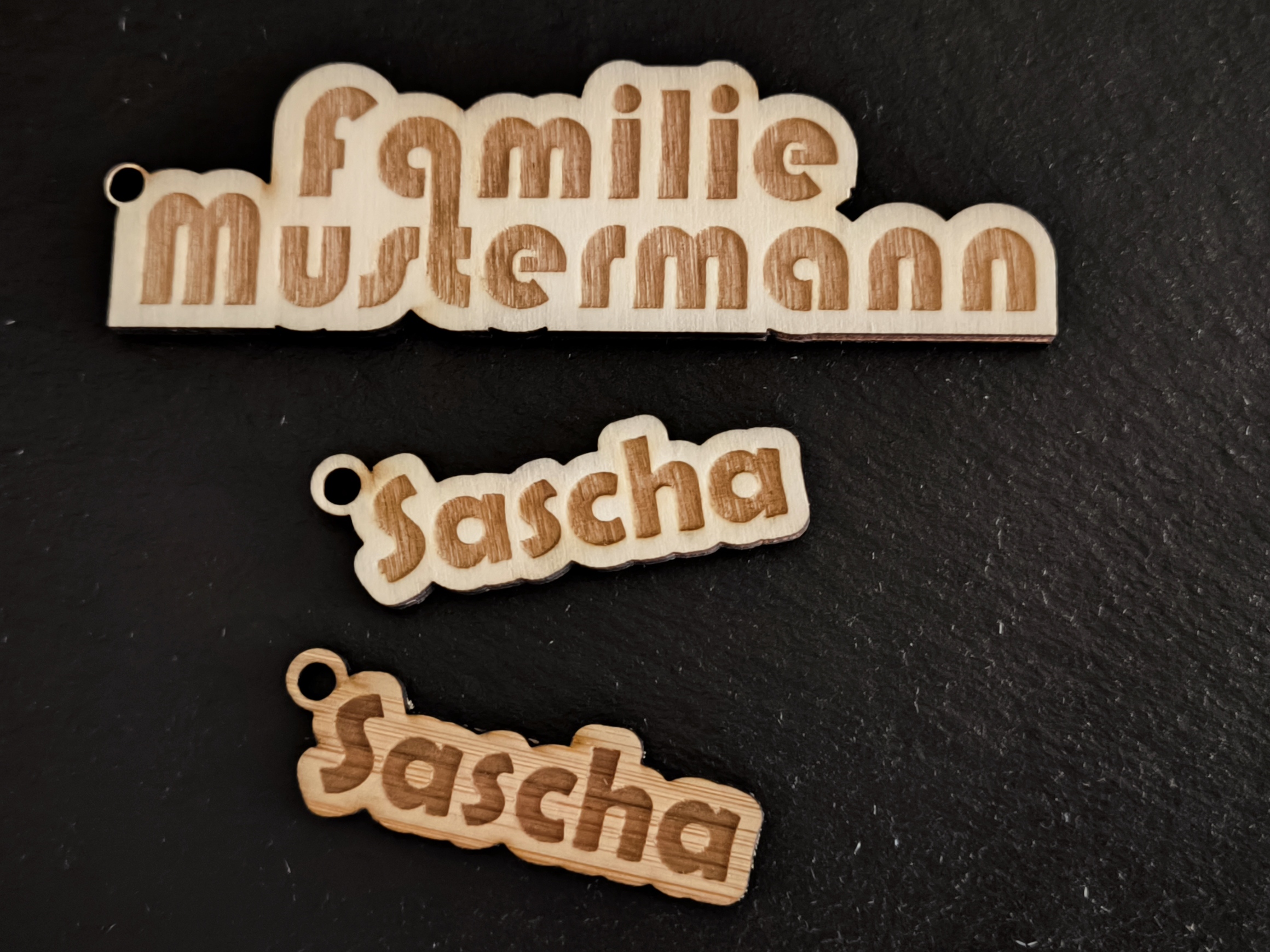 Schlüsselanhänger Name, Text mit Outline Mehrfarbig Wunsch Personalisiert