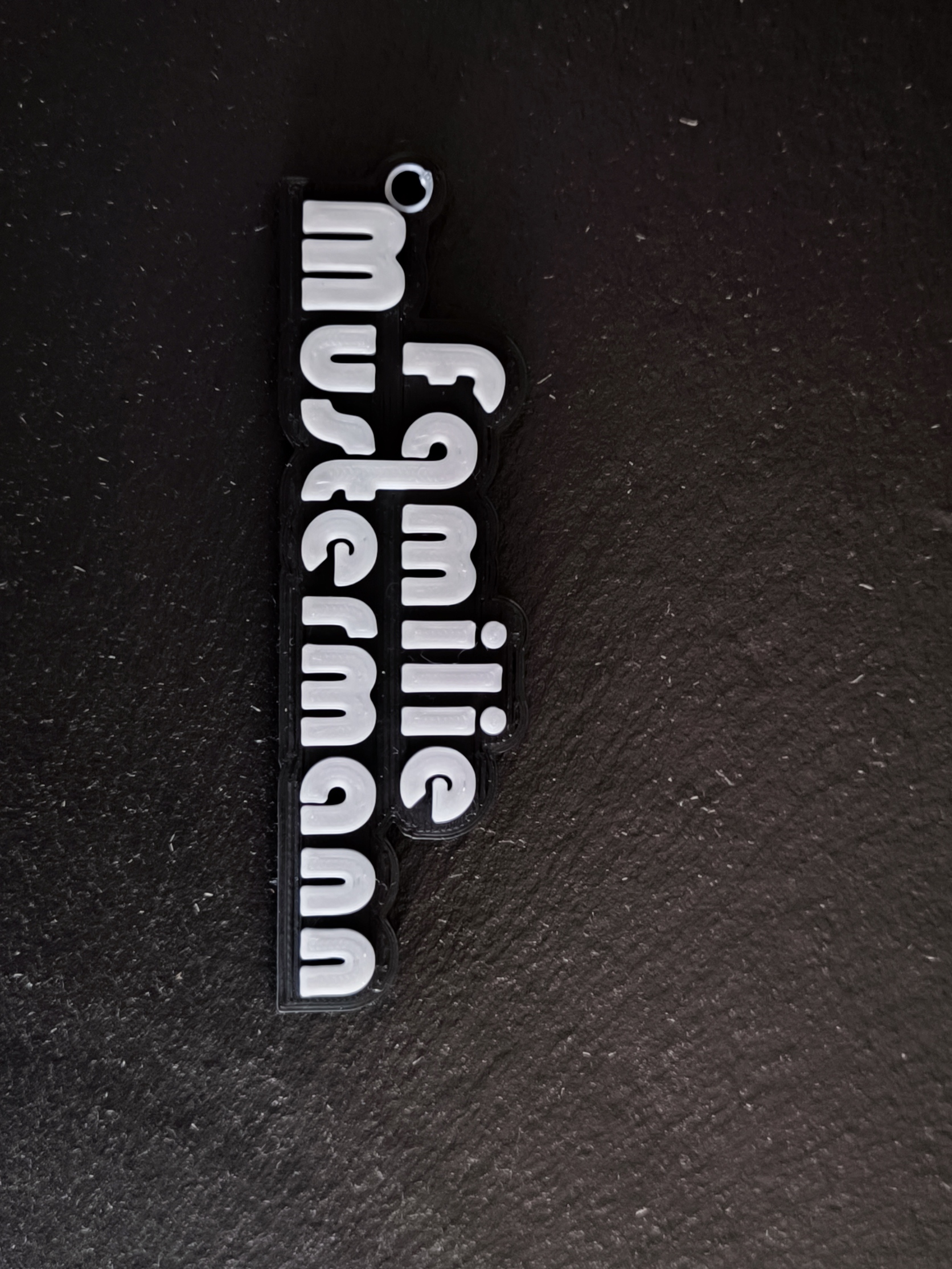 Schlüsselanhänger Name, Text mit Outline Mehrfarbig Wunsch Personalisiert