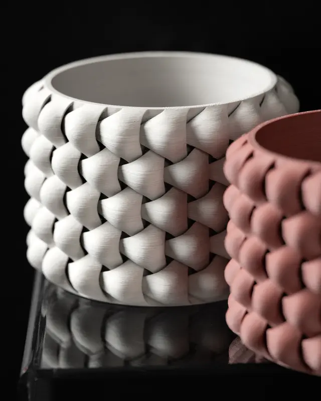 Vase Trocken- und Kunst Blumen Wunschfarbe Moderne geometrischen Design Tri-Weave Planter Pot by MODERN MACHINE