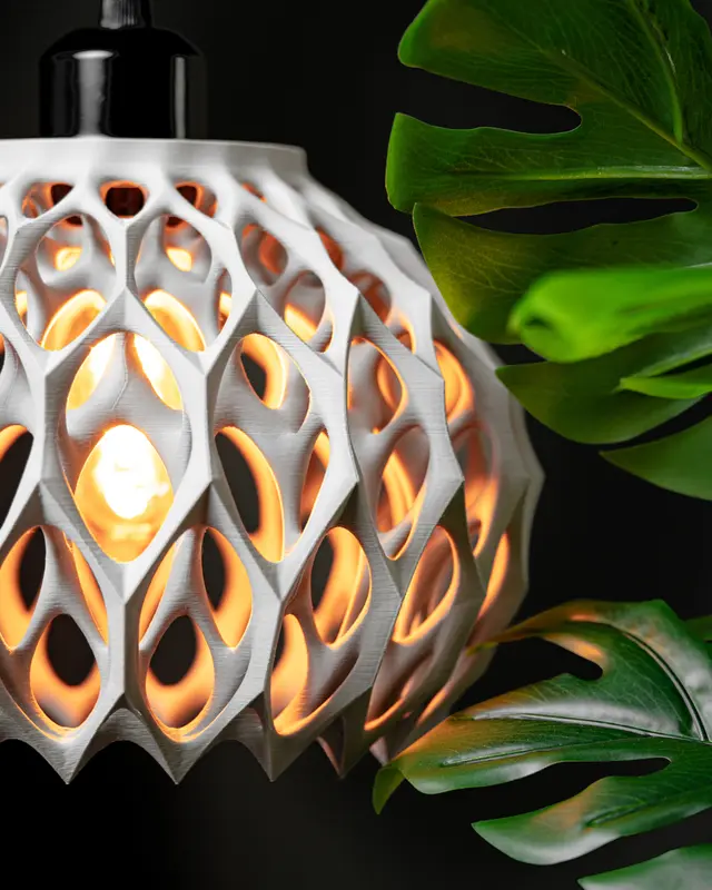 Lampe in Wunschfarbe Moderne geometrischen Design Invader Pendant Lamp by MODERN MACHINE