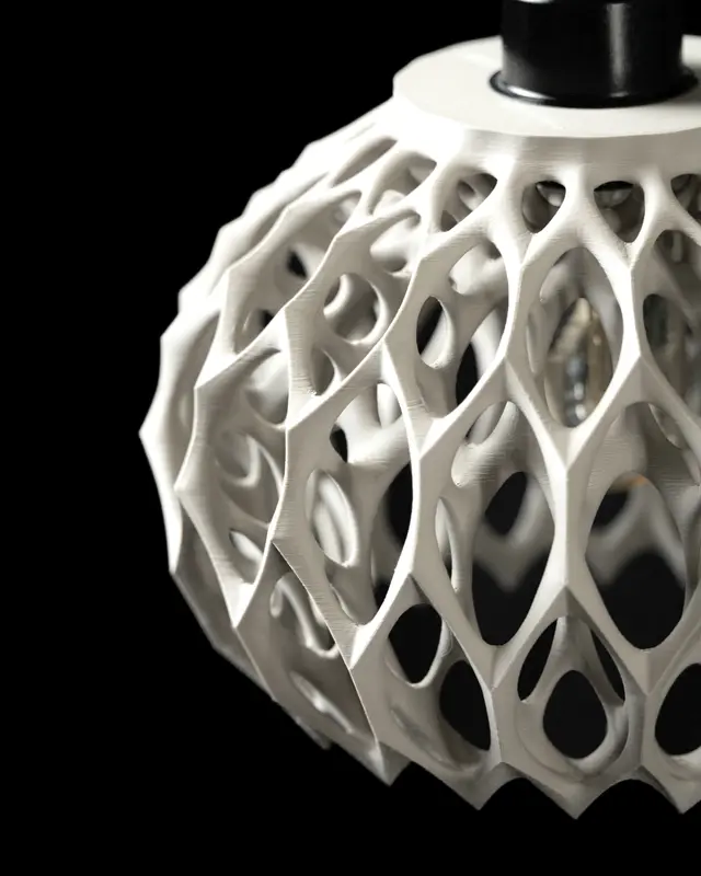 Lampe in Wunschfarbe Moderne geometrischen Design Invader Pendant Lamp by MODERN MACHINE