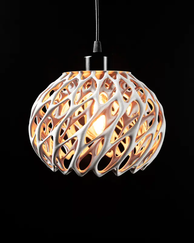 Lampe in Wunschfarbe Moderne geometrischen Design Twisted Pendant Lamp by MODERN MACHINE