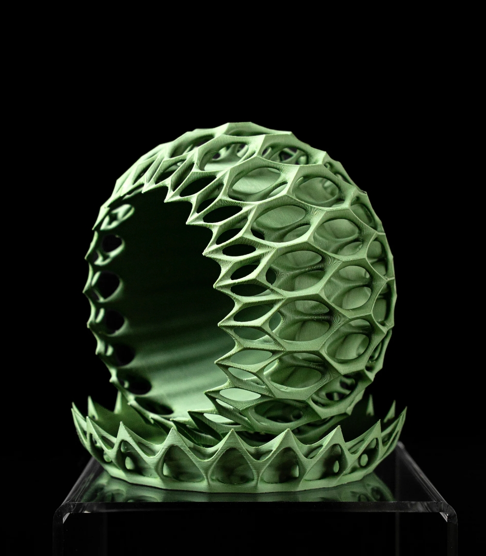 3D Design Blumentopf „Invader Planter Pot 02“ – Moderne Vase/Übertopf aus dem Bergischen Land