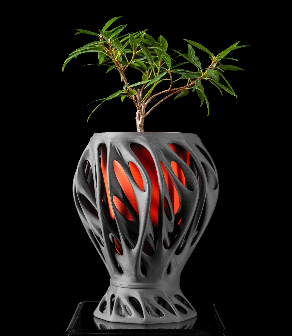3D Design Blumentopf „Mantis Planter Pot“ – Moderne Vase/Übertopf aus dem Bergischen Land