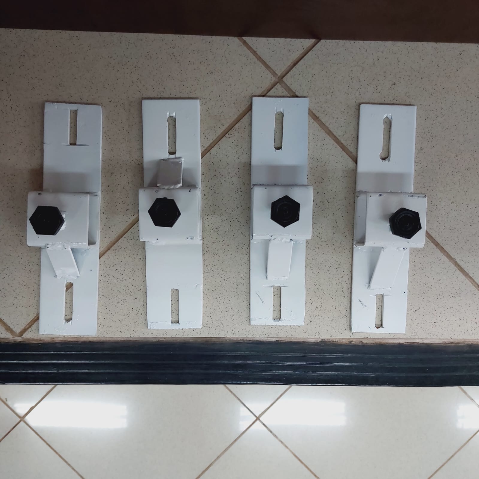 Suporte para 4 Tvs 55"