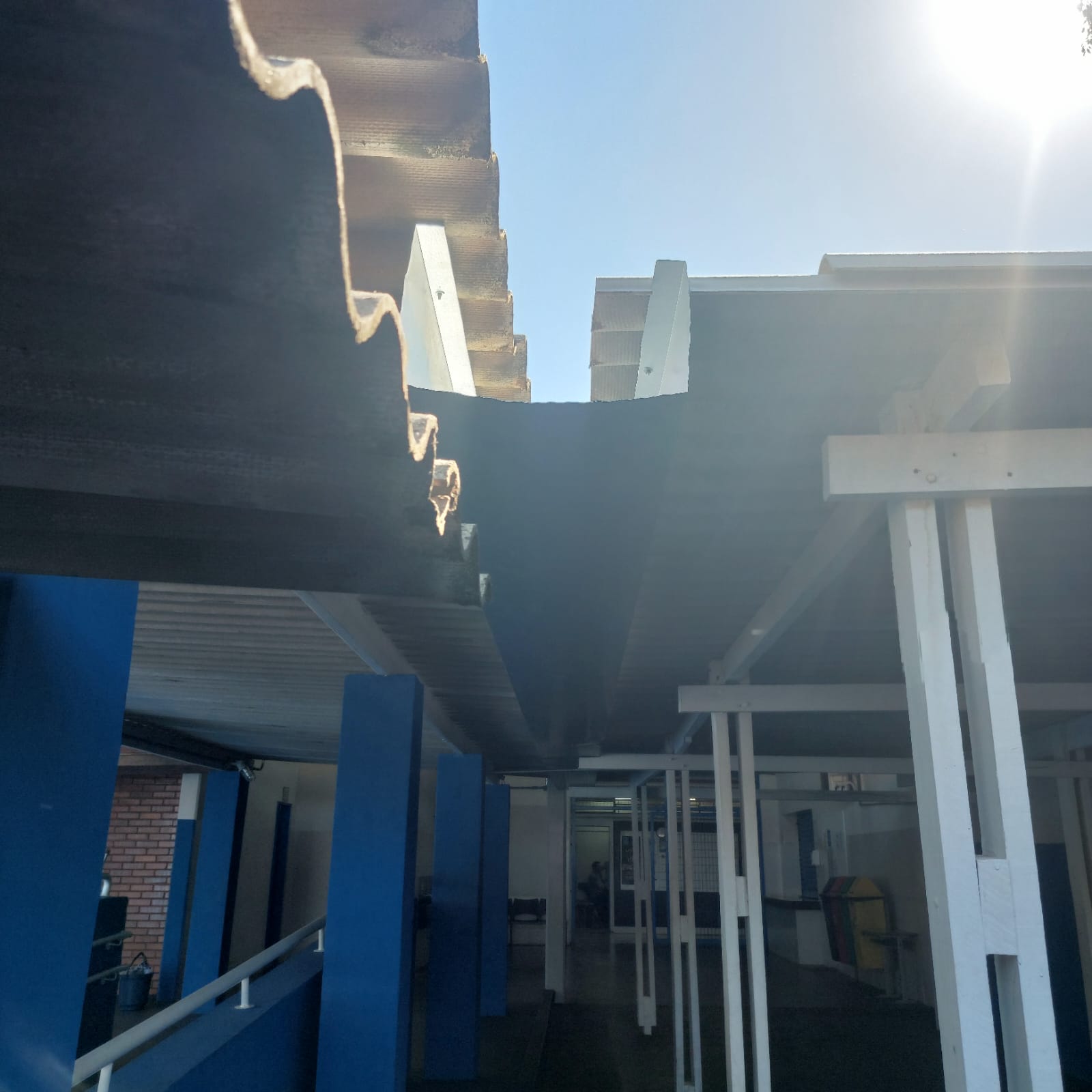 Prolongamento de calha coxo, duas águas