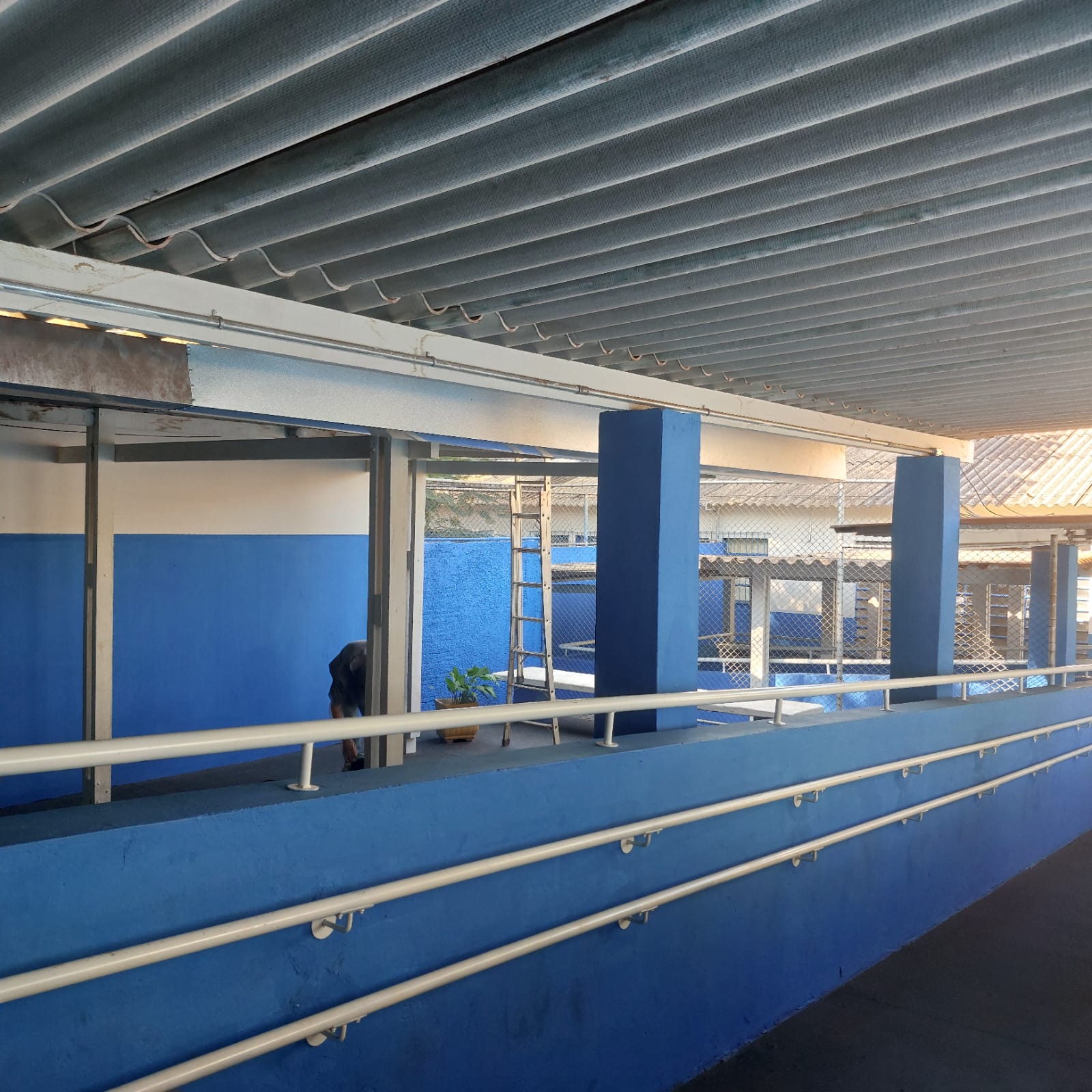 Prolongamento de calha coxo, duas águas