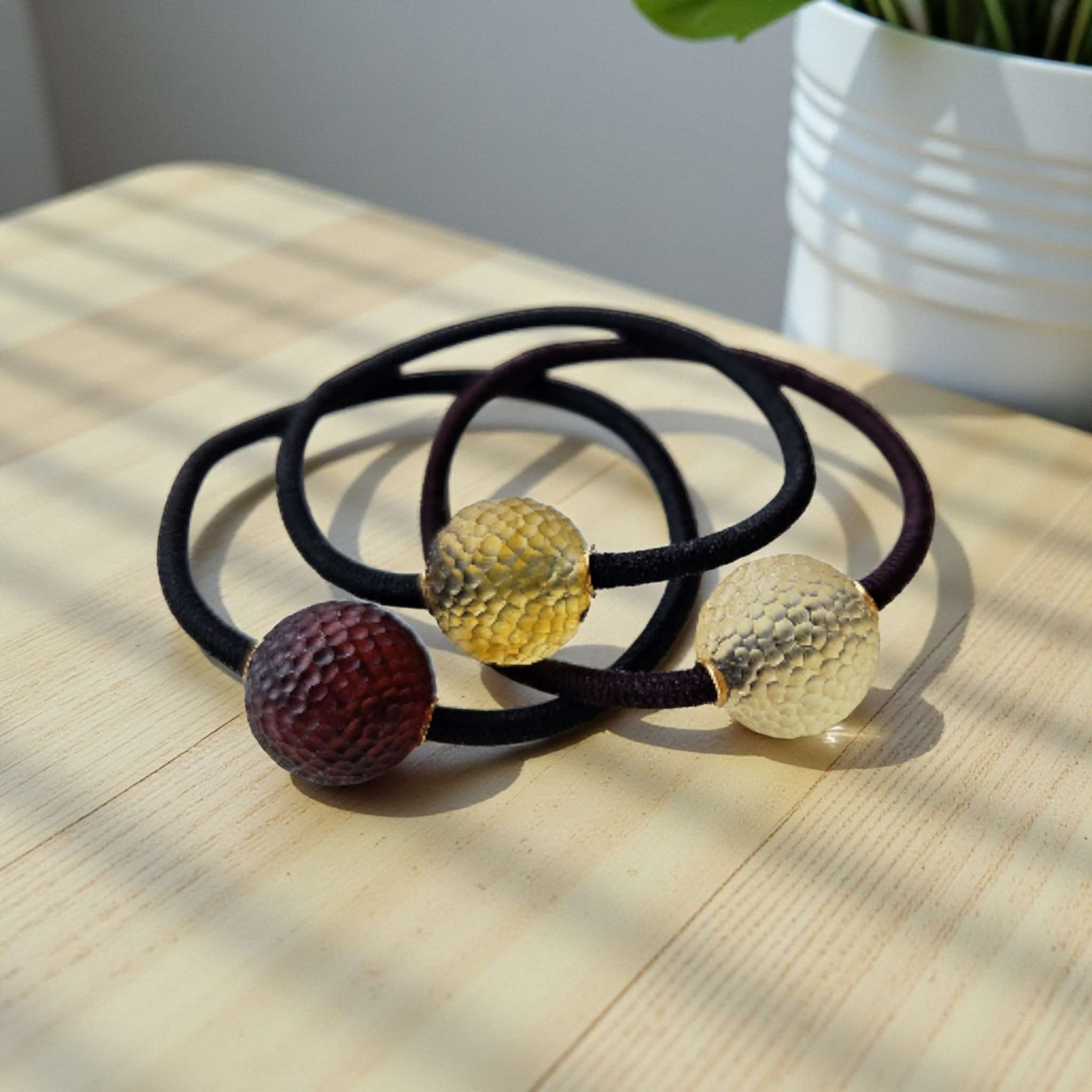 Plaukų gumytė su Baltijos gintaru