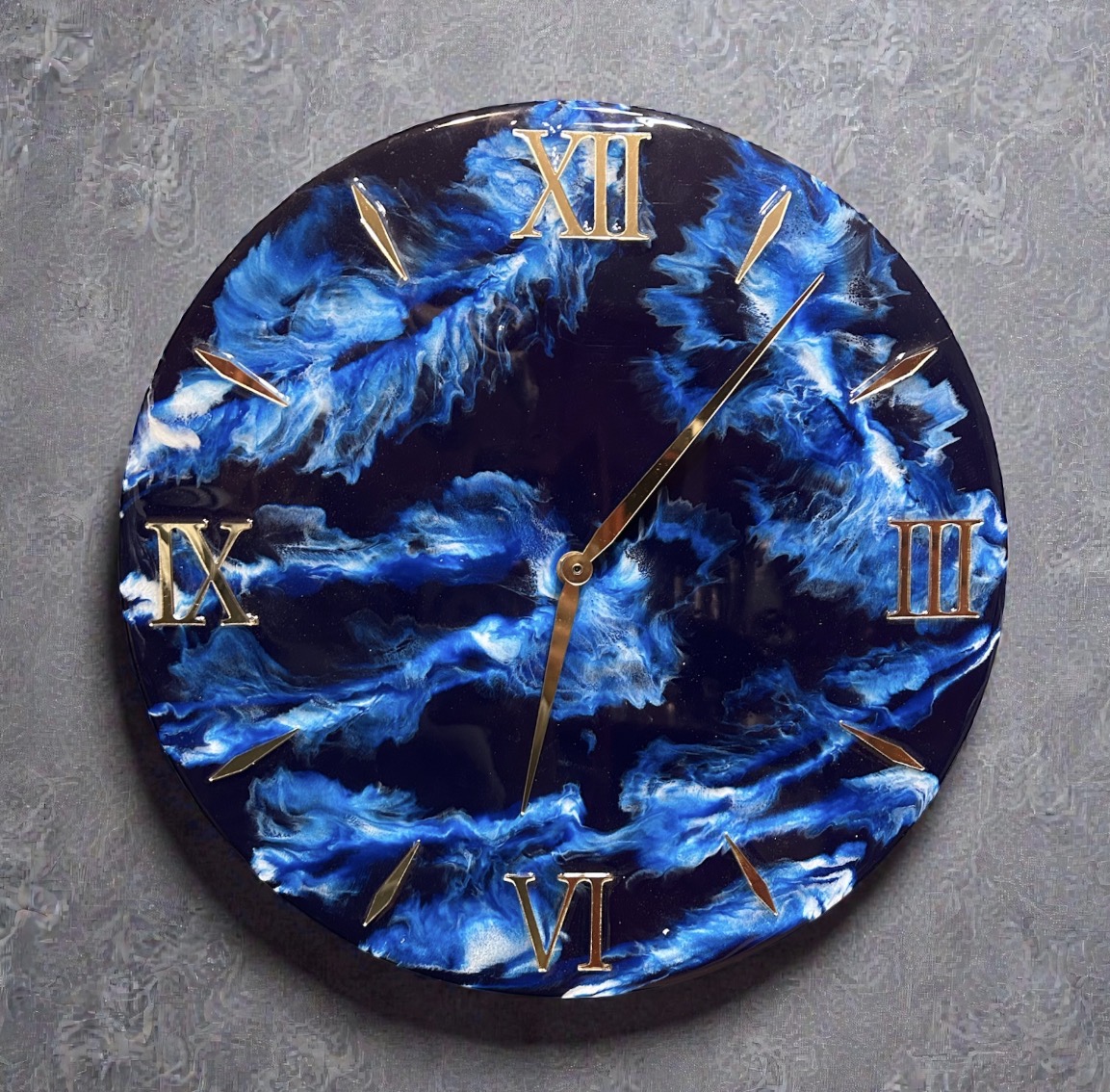 Laikrodis ,,Tarp debesų “